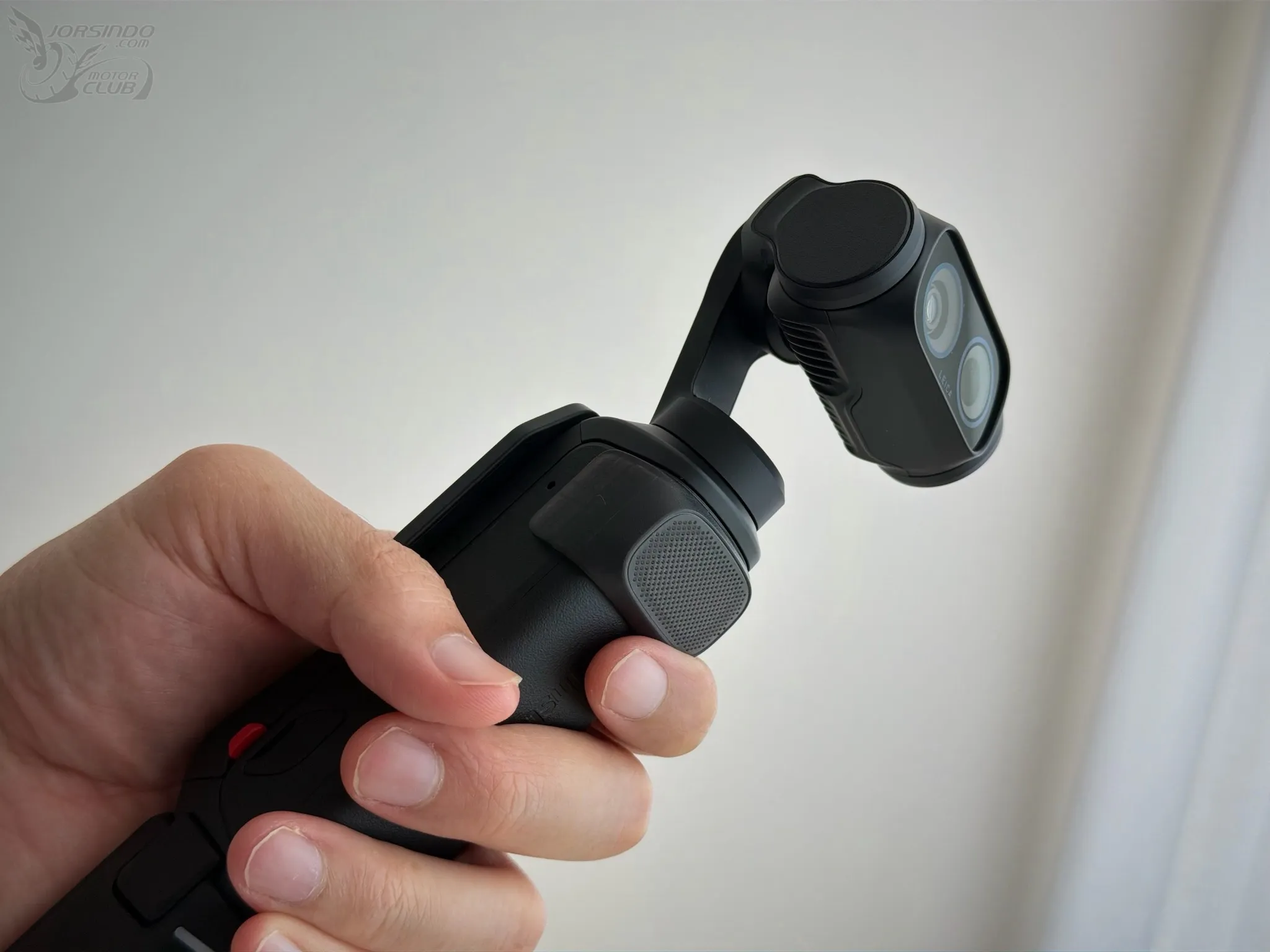 Insta360 Luna Ultra 開箱實測心得：Vlog 創作神兵利器8046|Insta360 Luna Ultra,Insta360,雲台相機,雙鏡雲台相機小老婆汽機車資訊網