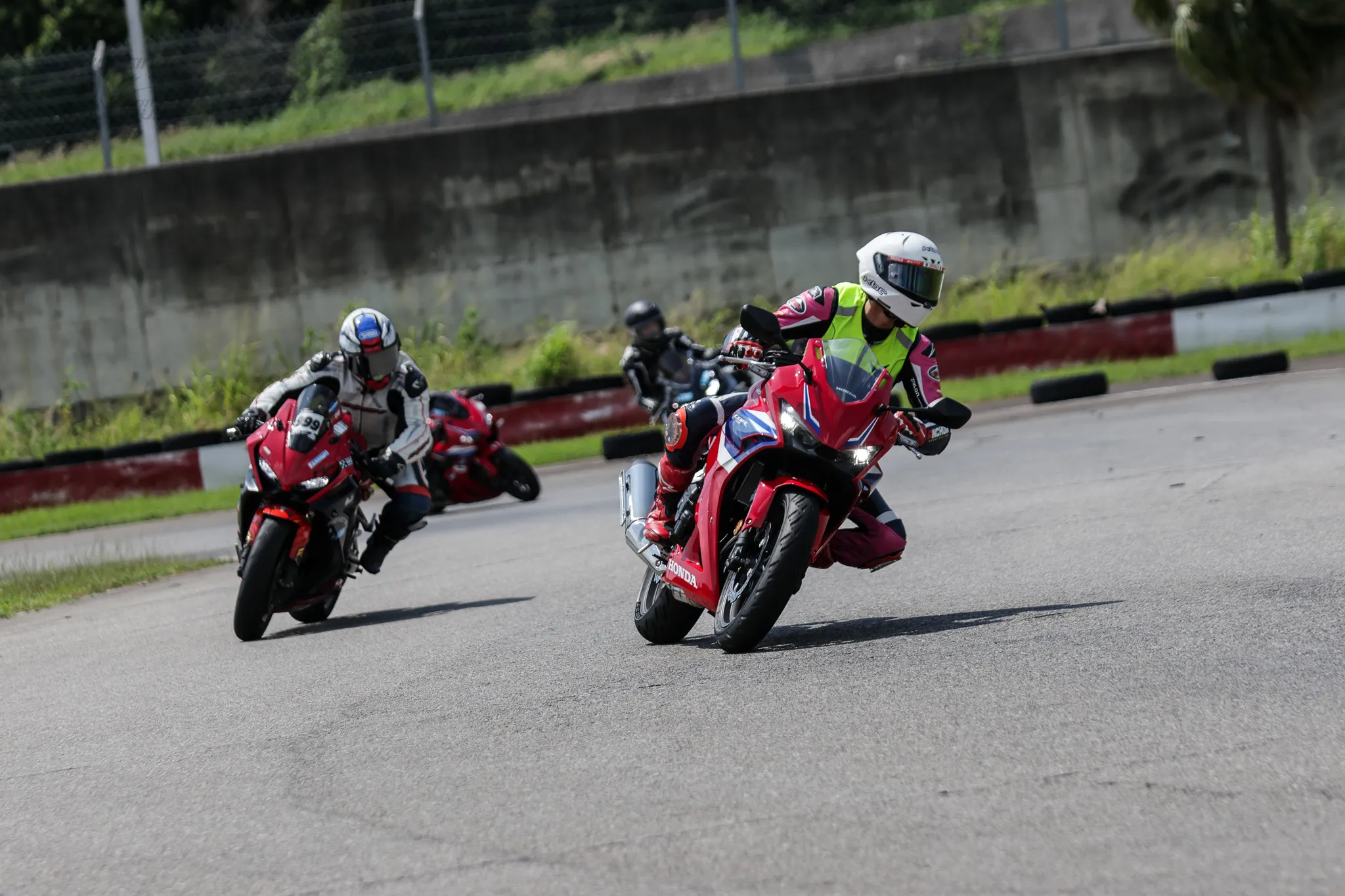 Honda CBR500R E-Clutch 賽道實戰！黑科技賽道一樣好用嗎？307|小老婆汽機車資訊網