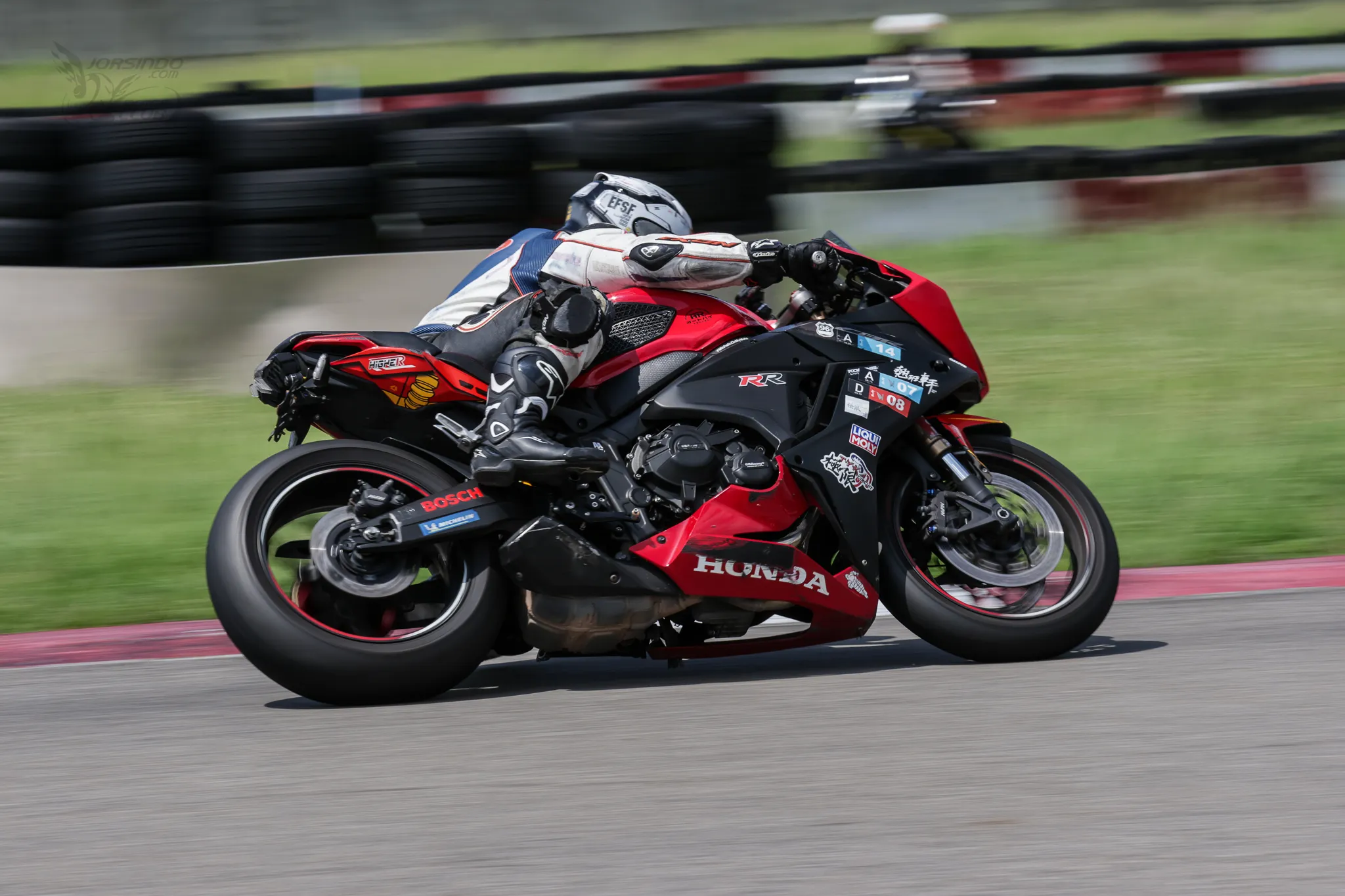 Honda CBR500R E-Clutch 賽道實戰！黑科技賽道一樣好用嗎？384|小老婆汽機車資訊網
