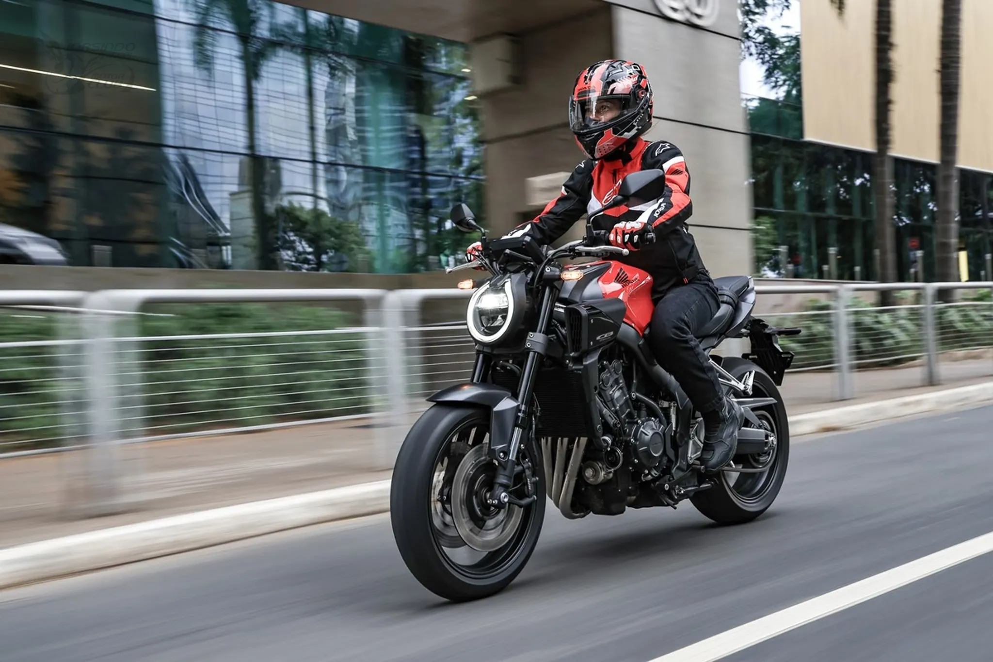 原廠推出黑化 CB650R！2027 年式 Honda CB650R 三款新色發表4915|小老婆汽機車資訊網