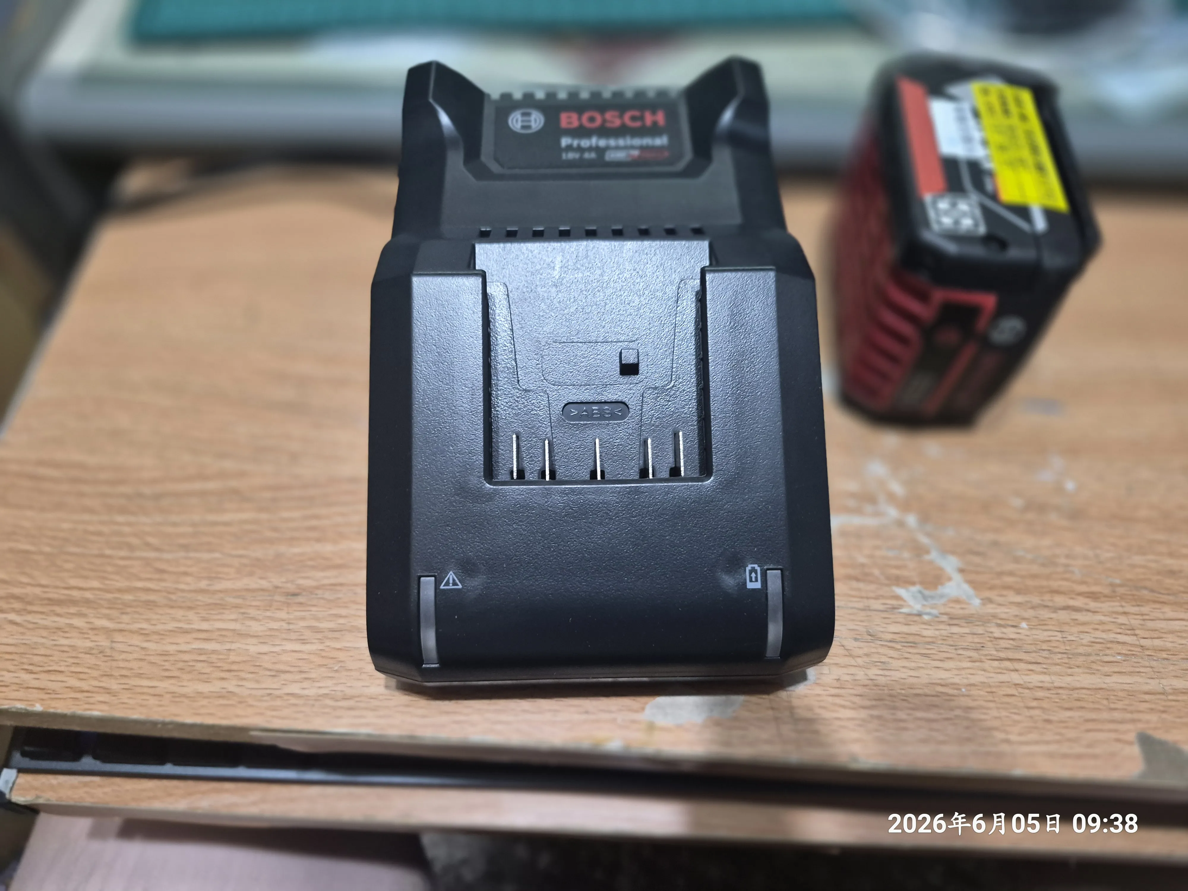 T-418_18V鋰電免碳刷衝擊板手GDS 18V-350d開箱3706|小老婆汽機車資訊網