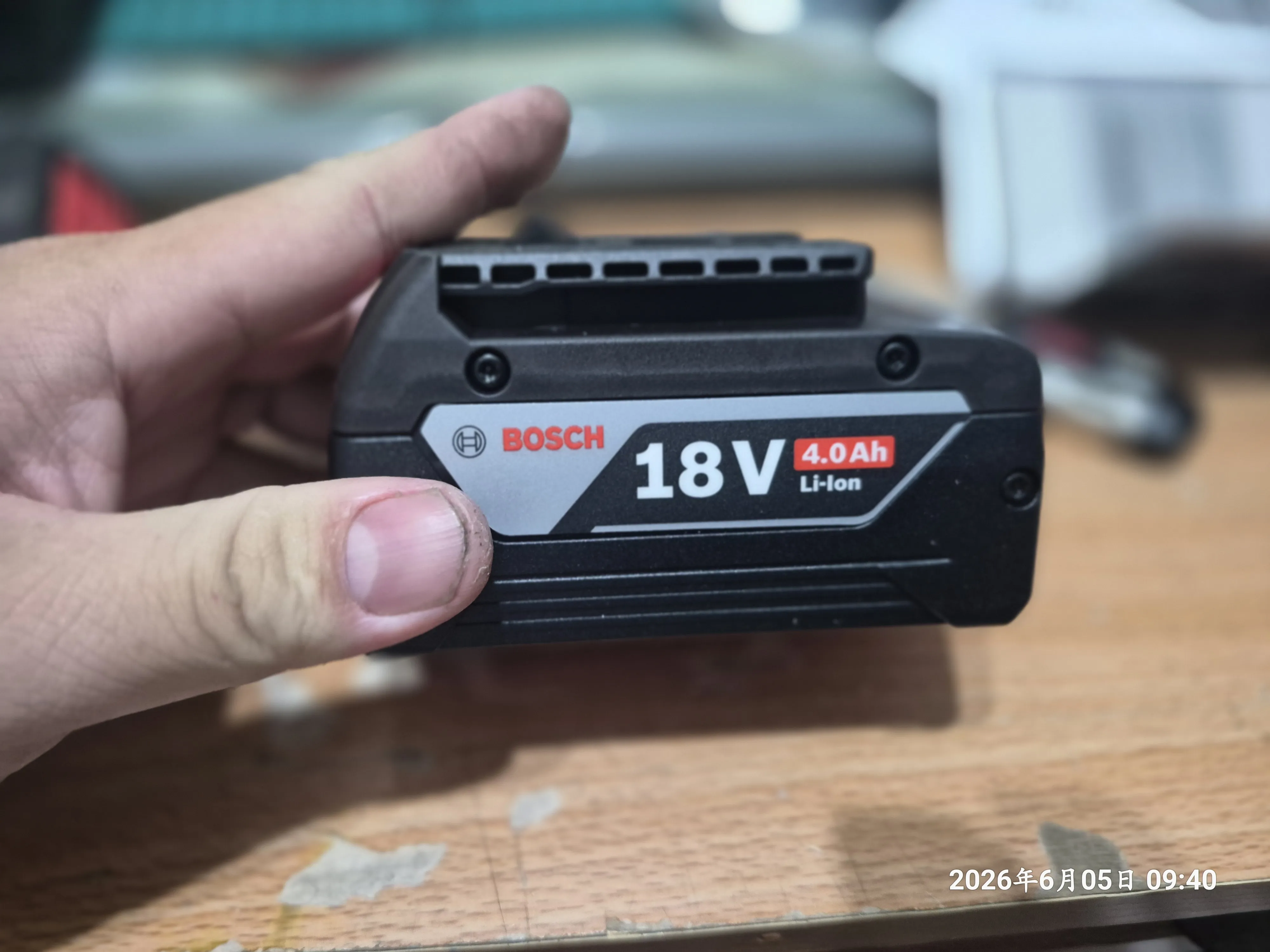 T-418_18V鋰電免碳刷衝擊板手GDS 18V-350d開箱5096|小老婆汽機車資訊網