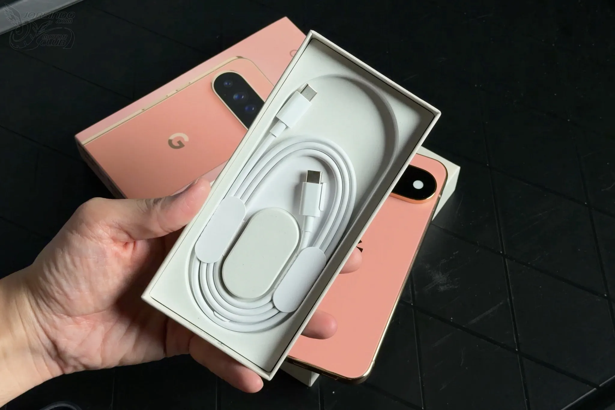 Google Pixel 11 Pro XL 開箱體驗 EP1：那顆靈動的 HiLight 大眼睛9367|Pixel 11,Pixel 11 Pro XL,Google,Google Pixel,評測,開箱小老婆汽機車資訊網