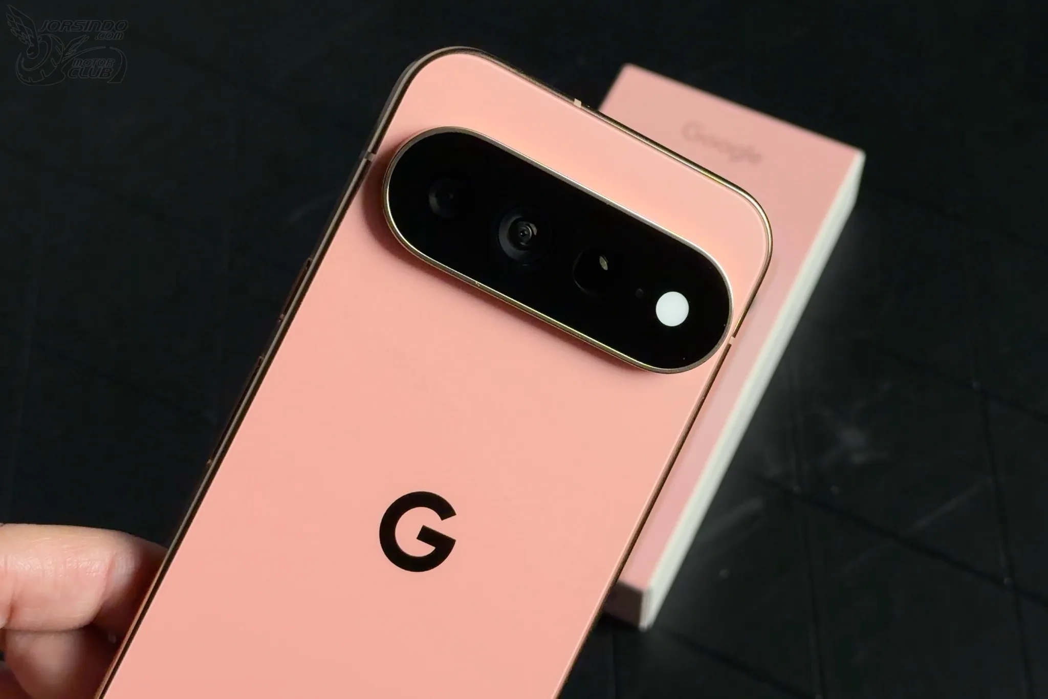 Google Pixel 11 Pro XL 開箱體驗 EP1：那顆靈動的 HiLight 大眼睛2603|Pixel 11,Pixel 11 Pro XL,Google,Google Pixel,評測,開箱小老婆汽機車資訊網