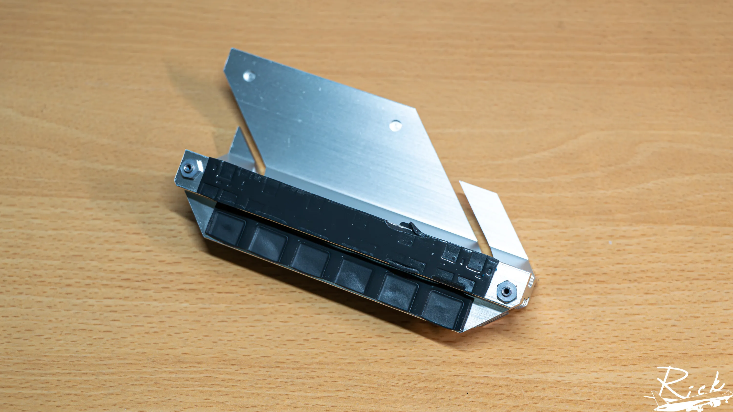 【開箱】入門MATX白色主板 | ASUS B760M-AYW WIFI5667|小老婆汽機車資訊網
