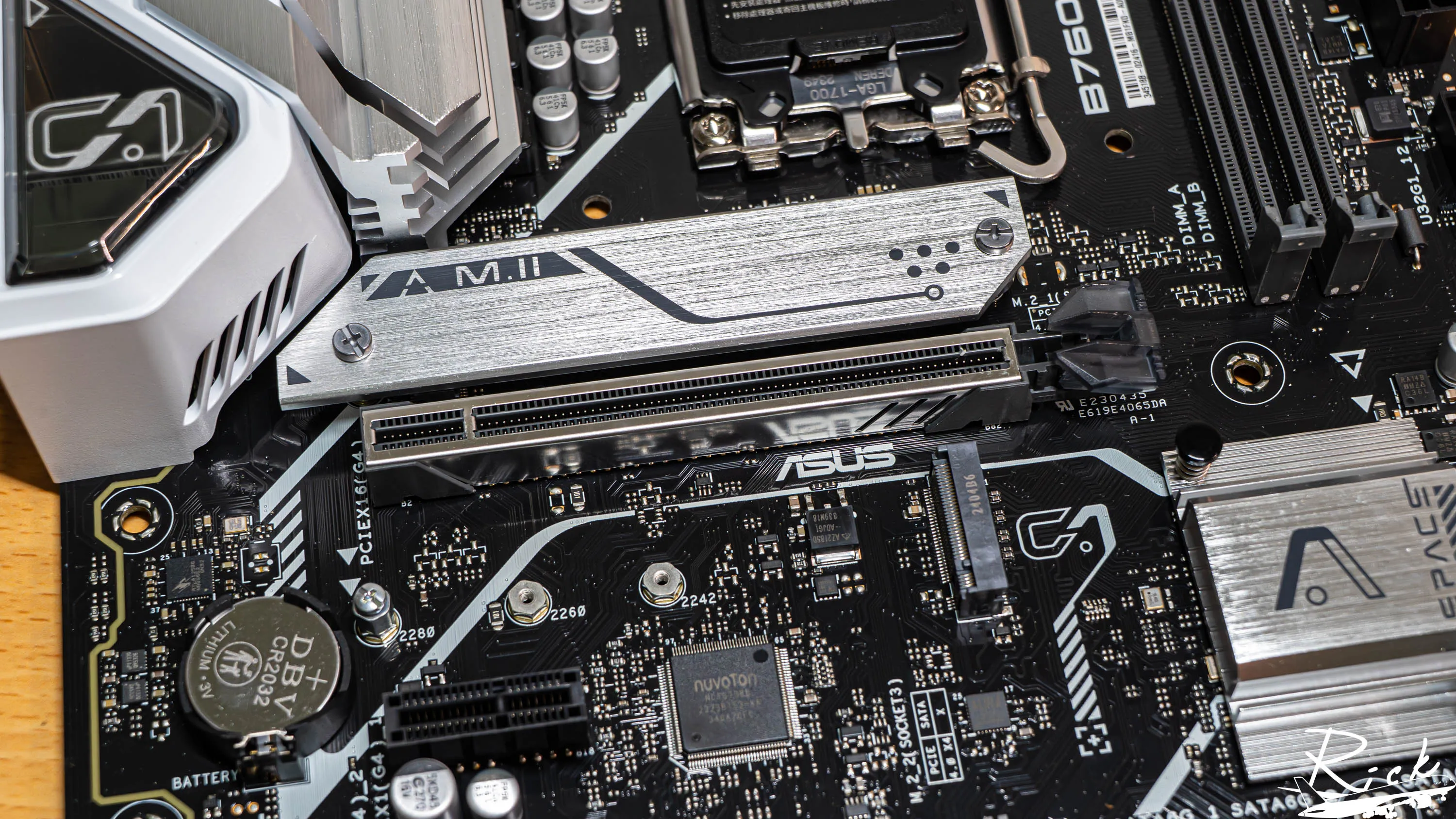 【開箱】入門MATX白色主板 | ASUS B760M-AYW WIFI4605|小老婆汽機車資訊網