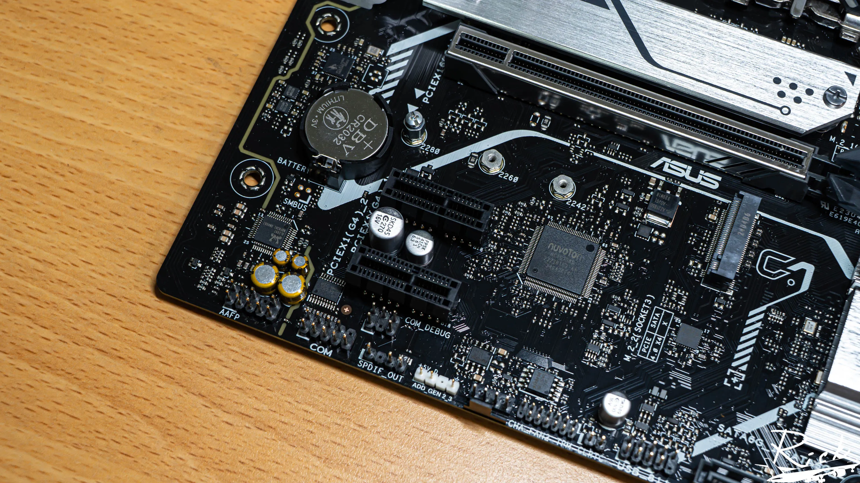 【開箱】入門MATX白色主板 | ASUS B760M-AYW WIFI225|小老婆汽機車資訊網