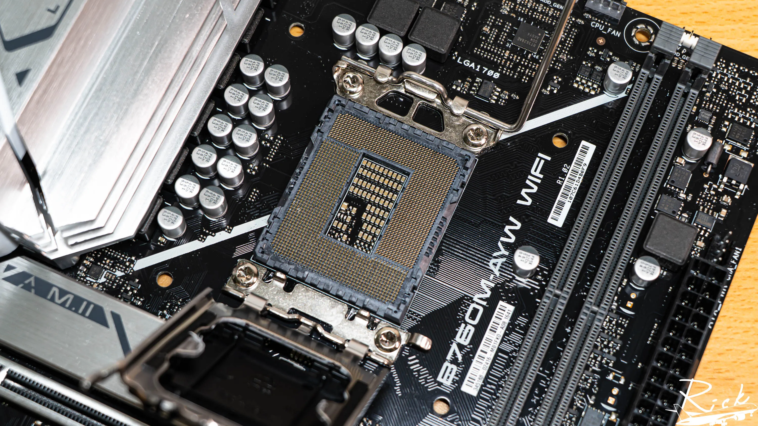 【開箱】入門MATX白色主板 | ASUS B760M-AYW WIFI6660|小老婆汽機車資訊網