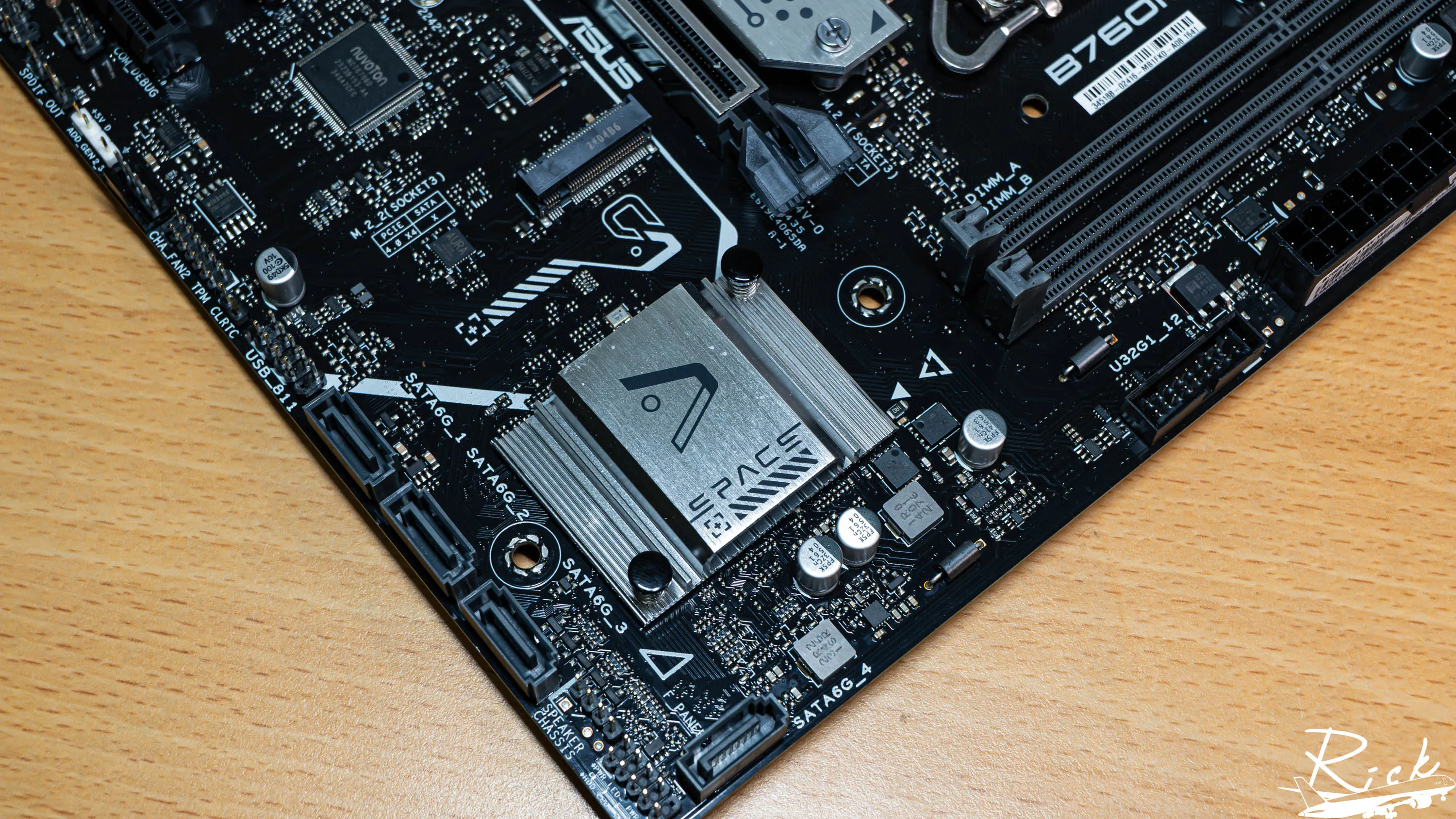 【開箱】入門MATX白色主板 | ASUS B760M-AYW WIFI1940|小老婆汽機車資訊網