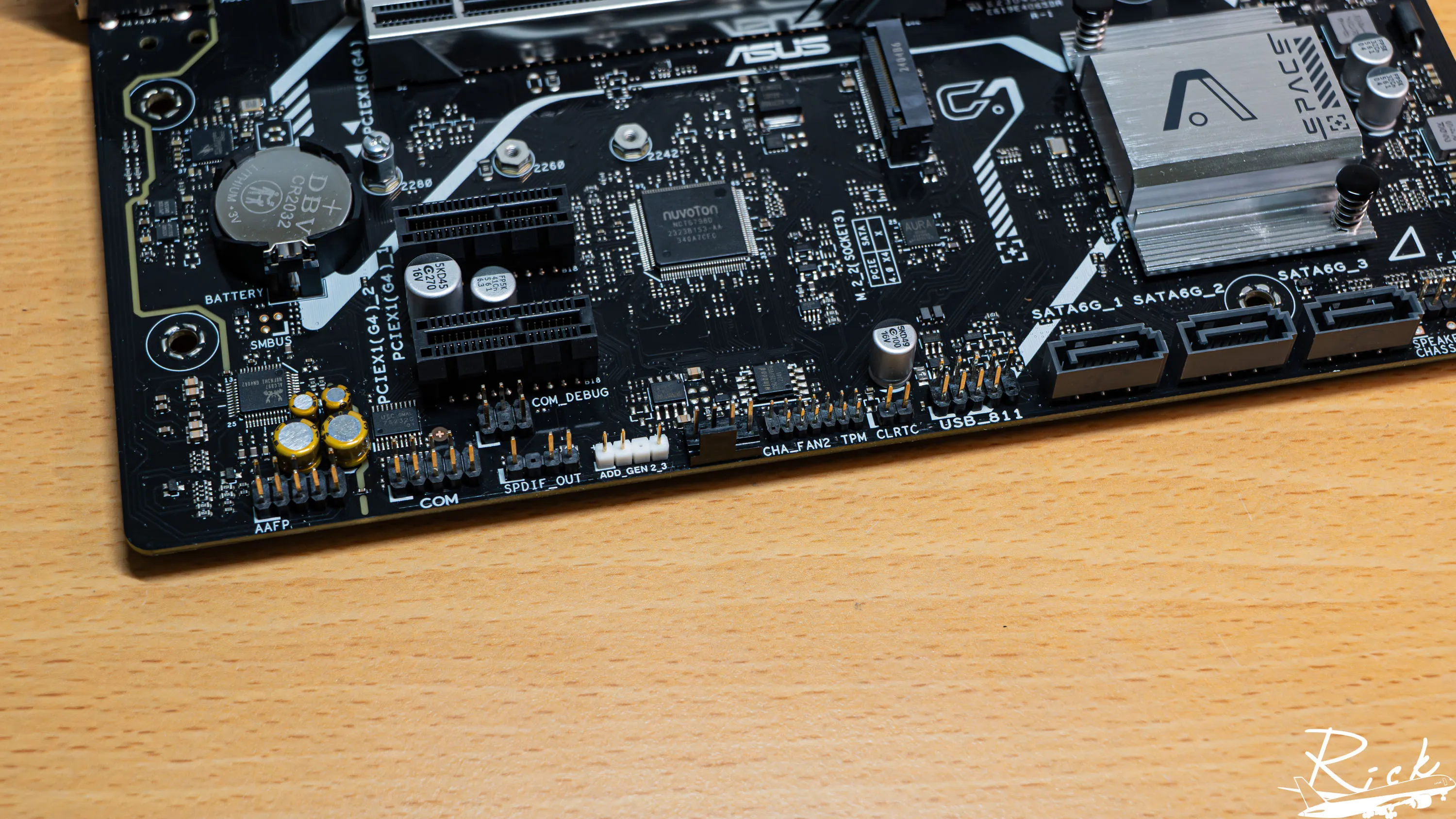 【開箱】入門MATX白色主板 | ASUS B760M-AYW WIFI6614|小老婆汽機車資訊網
