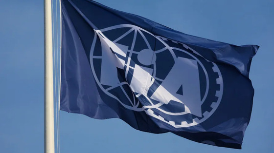 封面"FIA