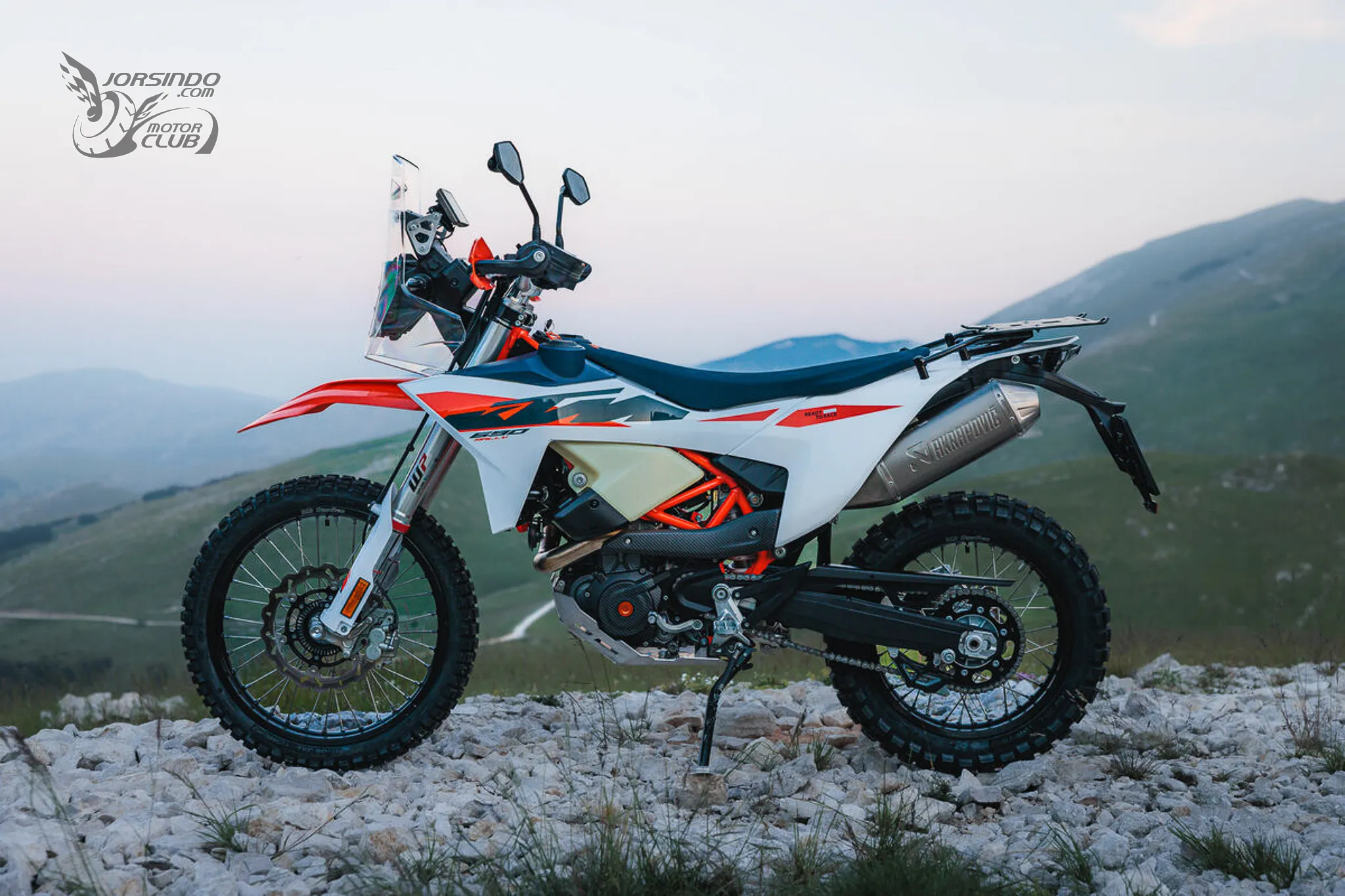 Rally 世界生力軍！2026 KTM 690 RALLY 發表5553|小老婆汽機車資訊網