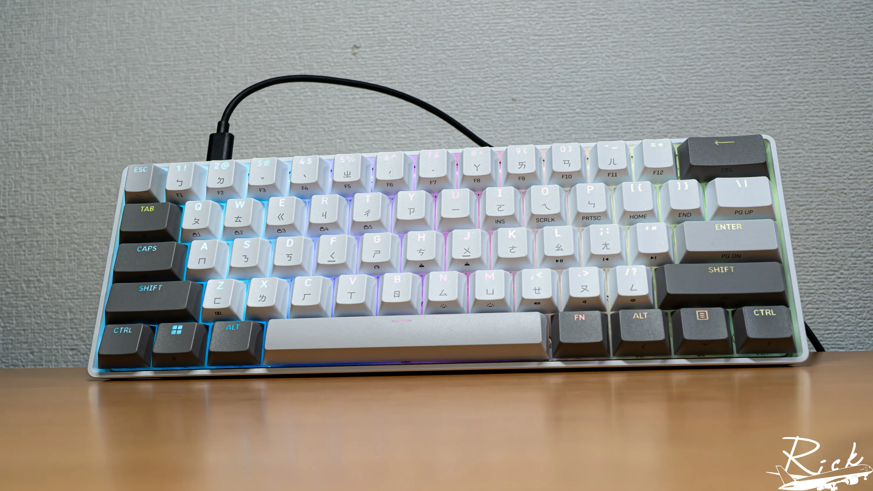 【開箱】平價防水磁軸鍵盤 | CORSAIR破浪者CLIPPER PRO MINI 60404|小老婆汽機車資訊網