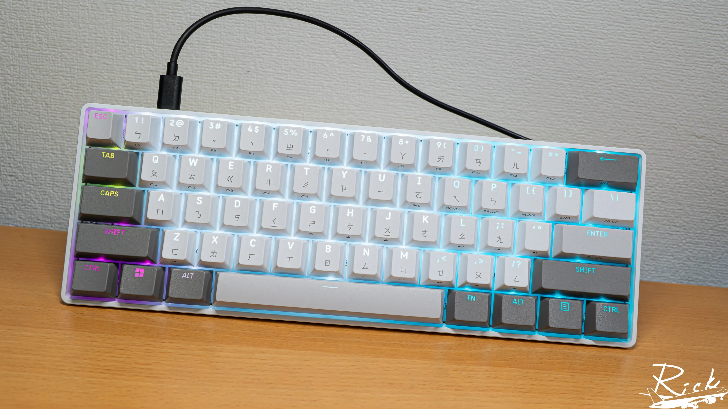 【開箱】平價防水磁軸鍵盤 | CORSAIR破浪者CLIPPER PRO MINI 60