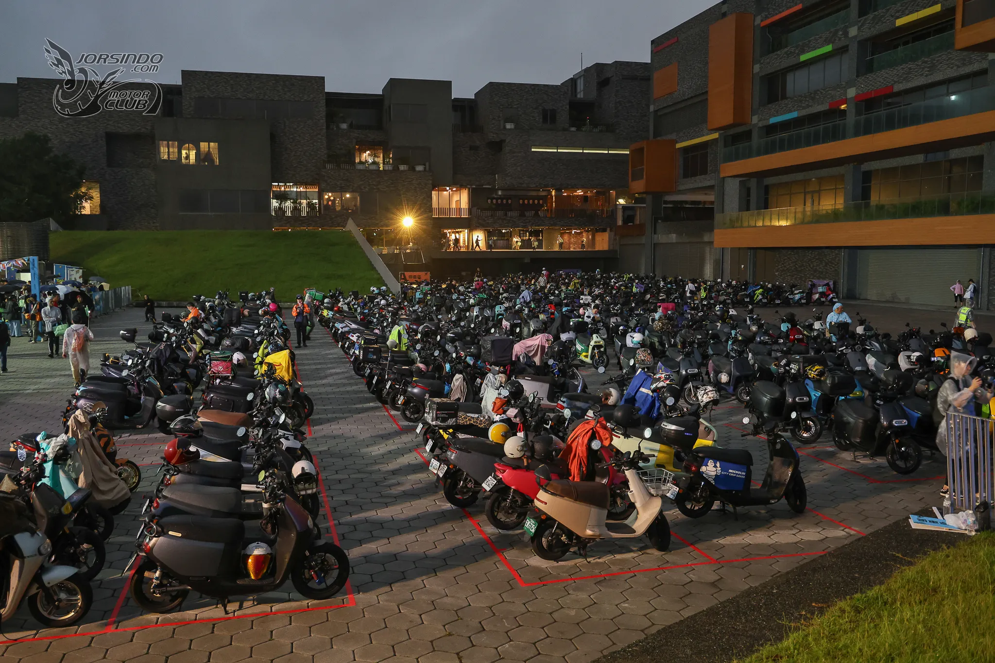 2026 Gogoro 百GO夜行 千人夜探神秘機堡 快閃太空城！8442|小老婆汽機車資訊網