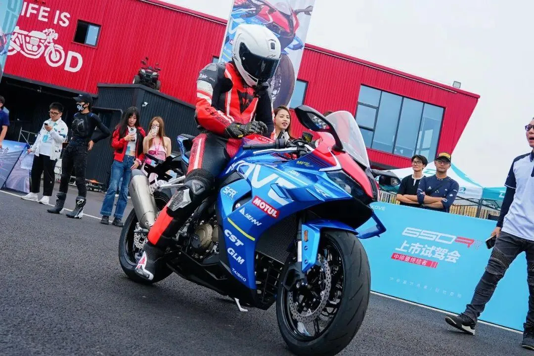 [大陆车讯] 33,977元！凯越 650RR 高性能仿赛上市，全方位解读整车... ...