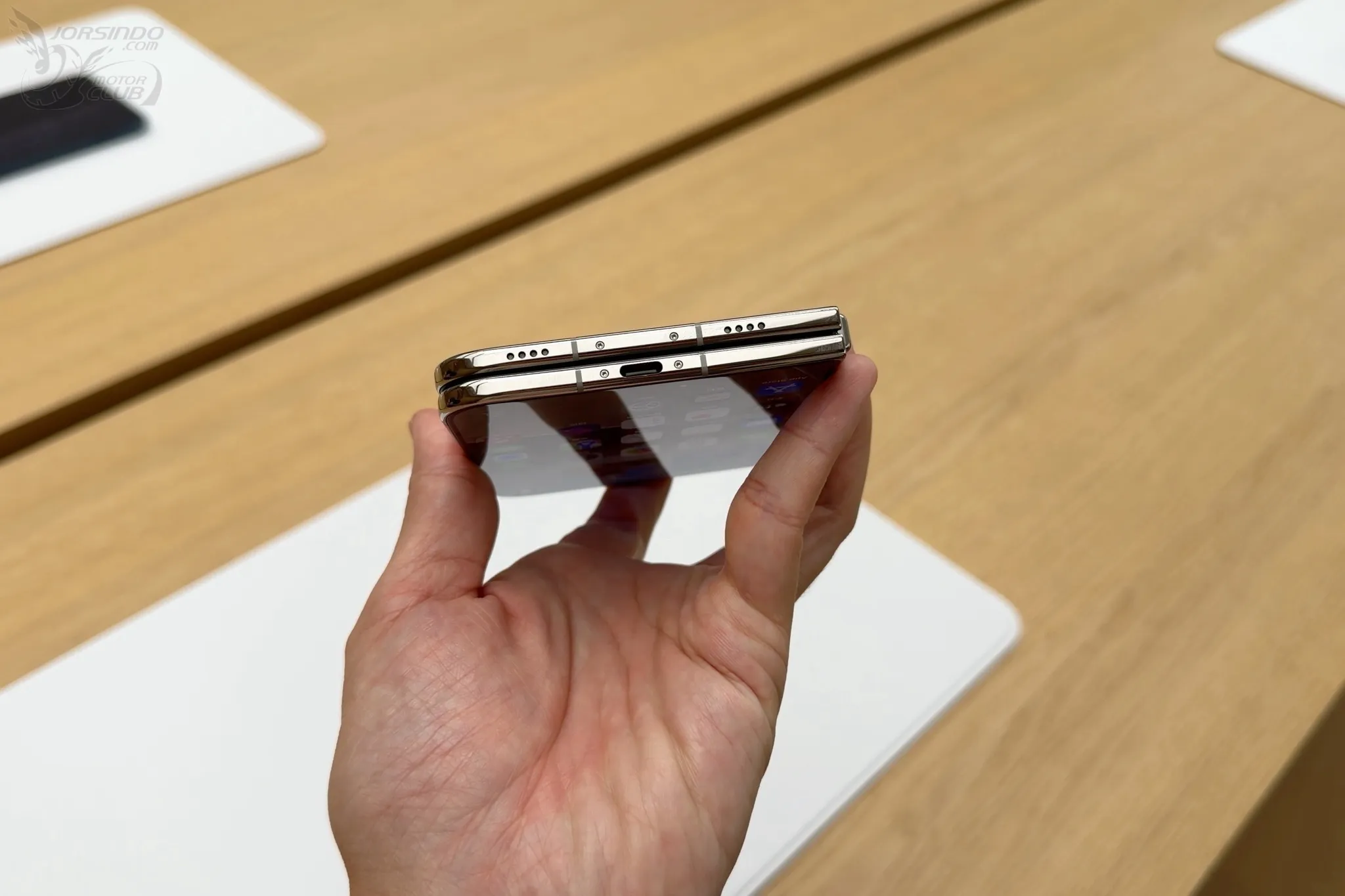 iPhone Duo 快速實測：雙螢幕介面、4K 120fps 錄影效果好嗎？7341|iPhone,iPhone Duo,摺疊機,iPhone Fold,Apple小老婆汽機車資訊網