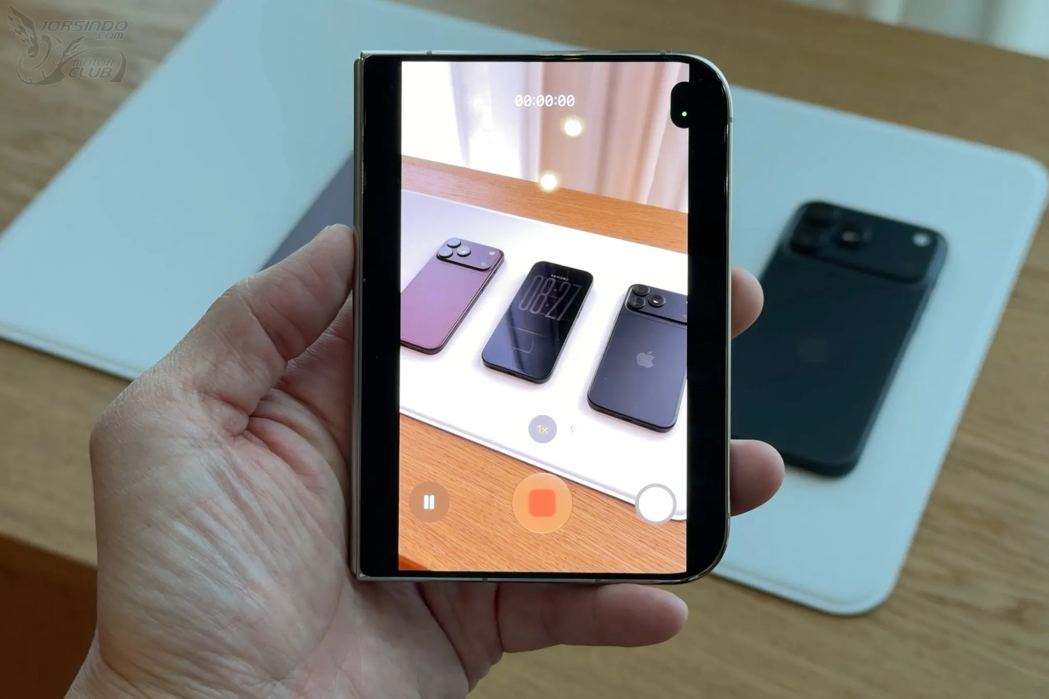 iPhone Duo 快速實測：雙螢幕介面、4K 120fps 錄影效果好嗎？895|iPhone,iPhone Duo,摺疊機,iPhone Fold,Apple小老婆汽機車資訊網