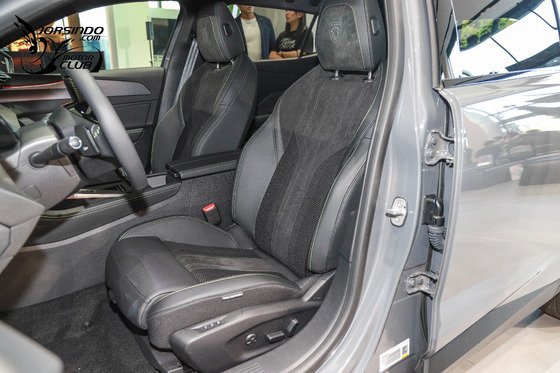 封面"車頭換搭帥氣三爪日行燈，123.8萬起！Peugeot小改款408國內上市"