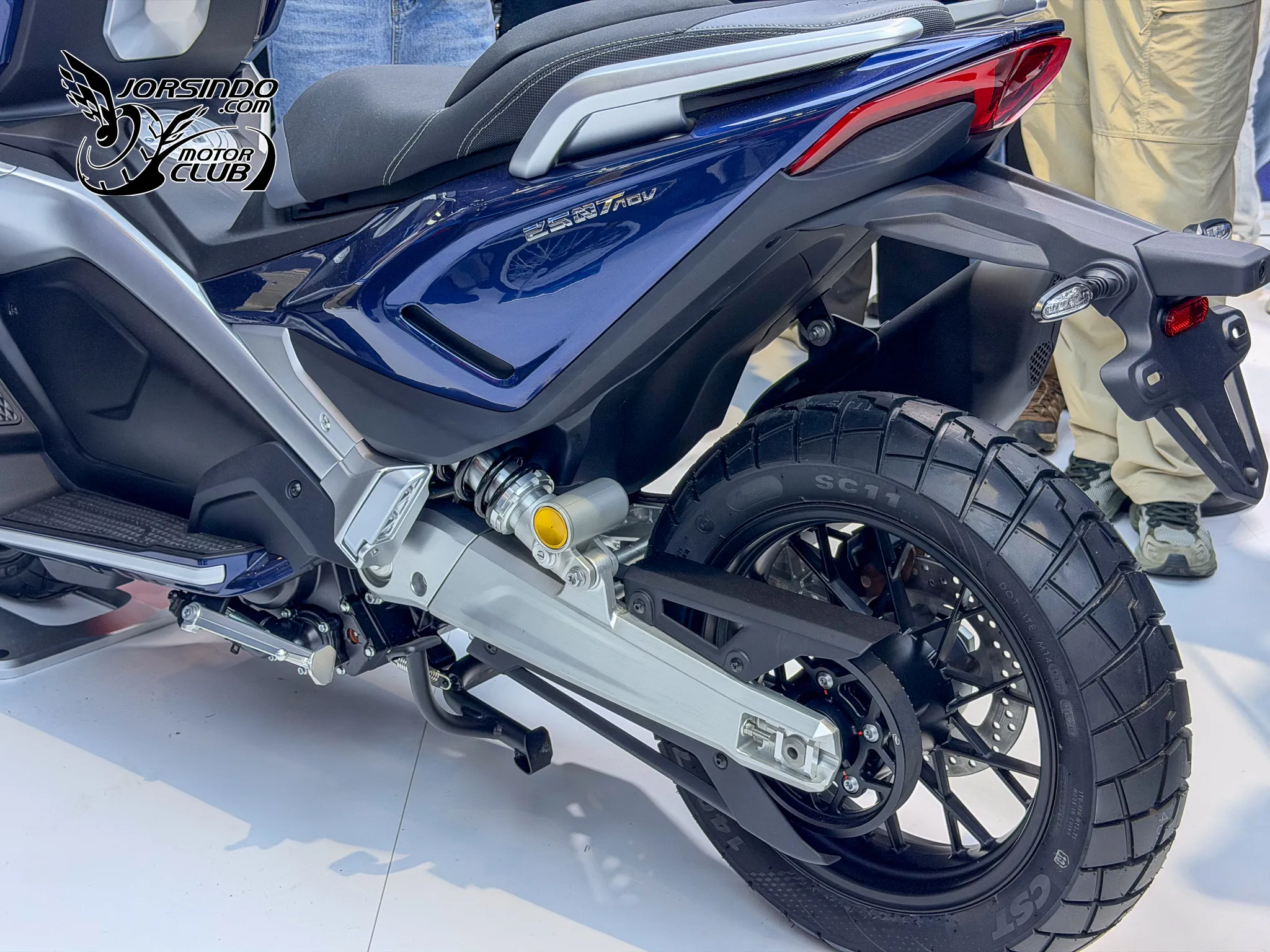 [重慶車展] ZXMOTO 張雪 250T ADV 速克達6452|小老婆汽機車資訊網