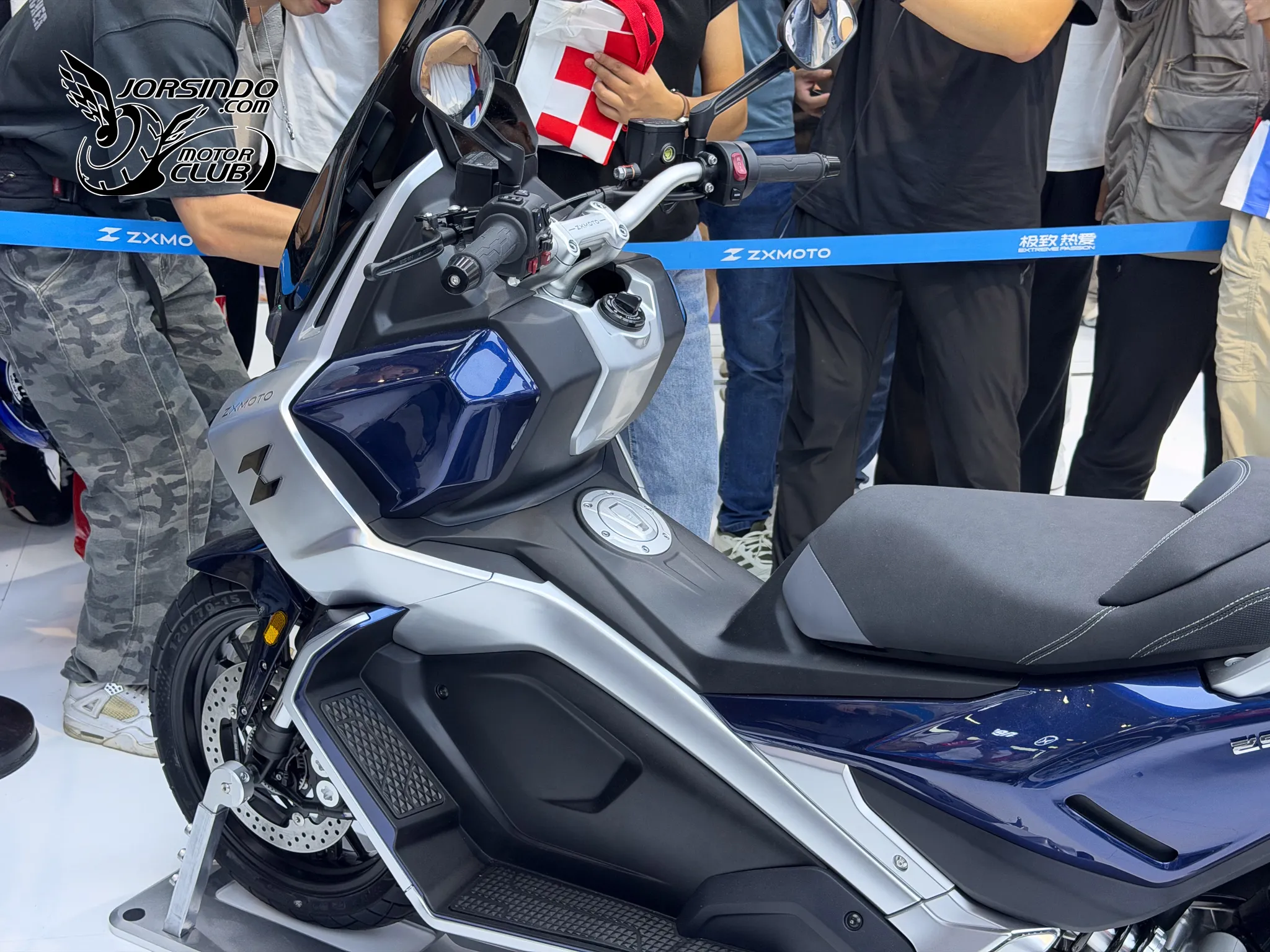 [重慶車展] ZXMOTO 張雪 250T ADV 速克達7755|小老婆汽機車資訊網