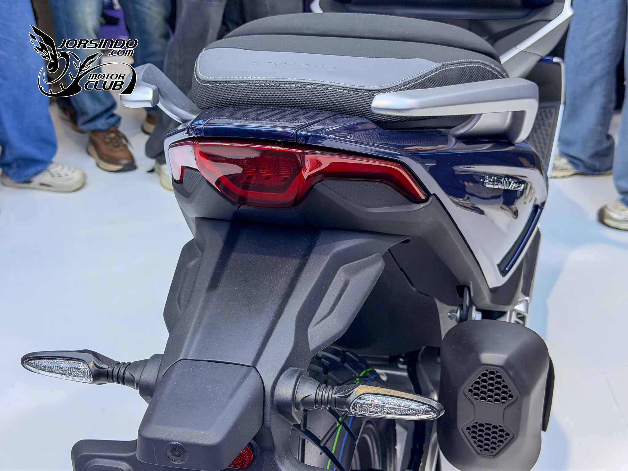 [重慶車展] ZXMOTO 張雪 250T ADV 速克達8956|小老婆汽機車資訊網