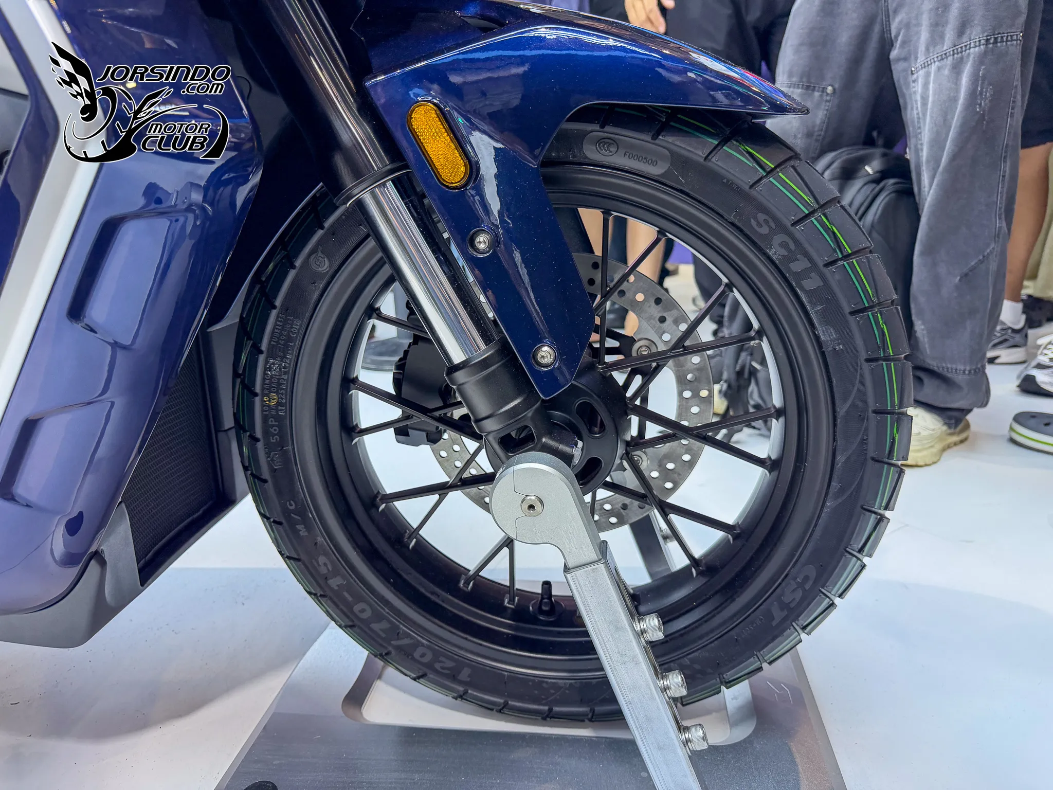 [重慶車展] ZXMOTO 張雪 250T ADV 速克達7769|小老婆汽機車資訊網