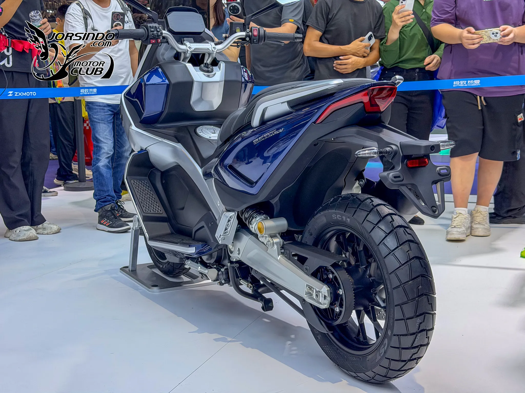[重慶車展] ZXMOTO 張雪 250T ADV 速克達1783|小老婆汽機車資訊網