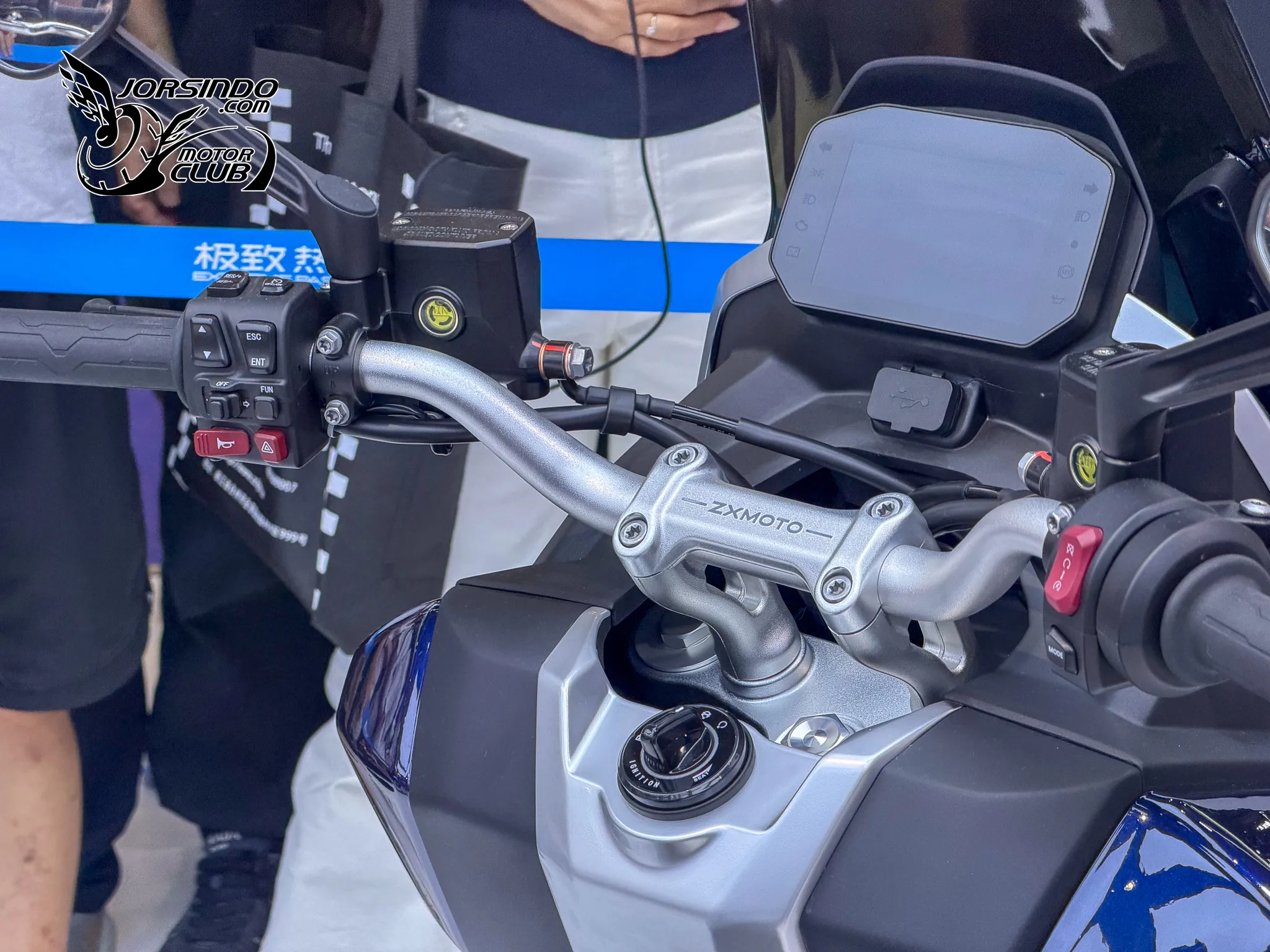 [重慶車展] ZXMOTO 張雪 250T ADV 速克達1117|小老婆汽機車資訊網