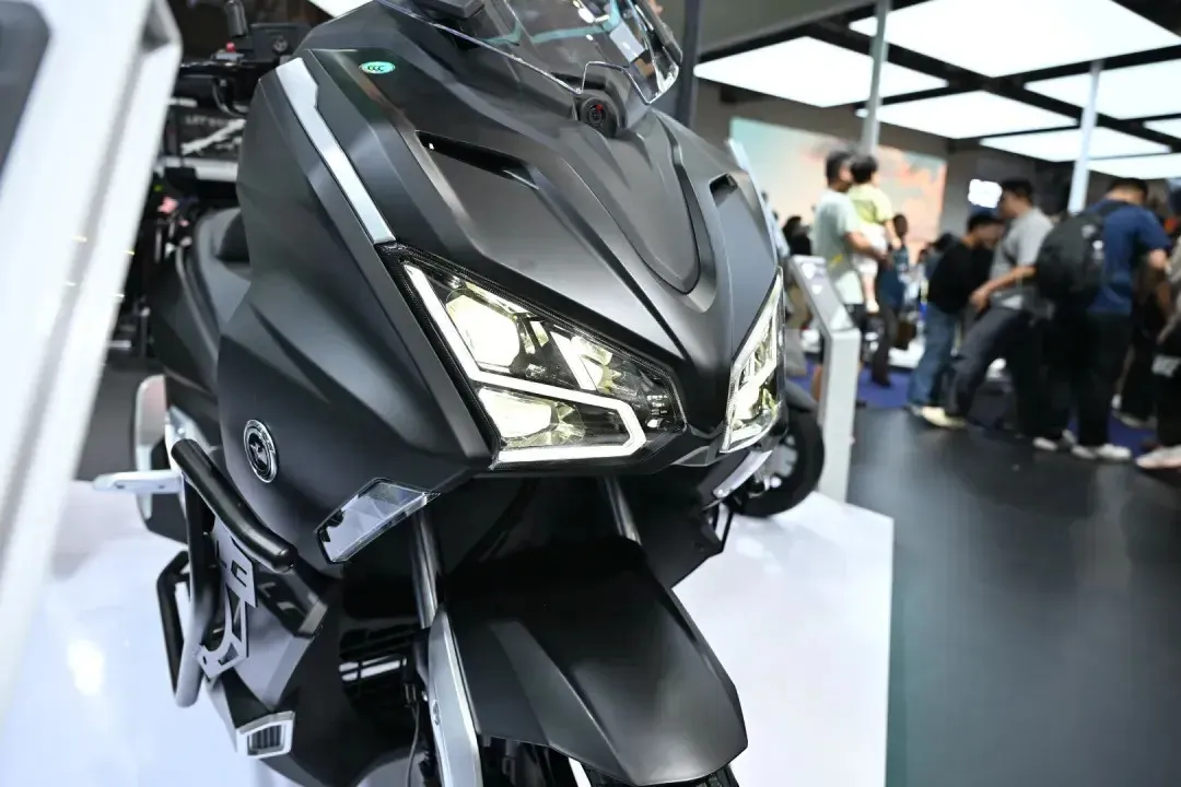 摩博会探馆｜领辰两款150重磅发布，售价低配置高续航高达600KM+401|小老婆汽機車資訊網