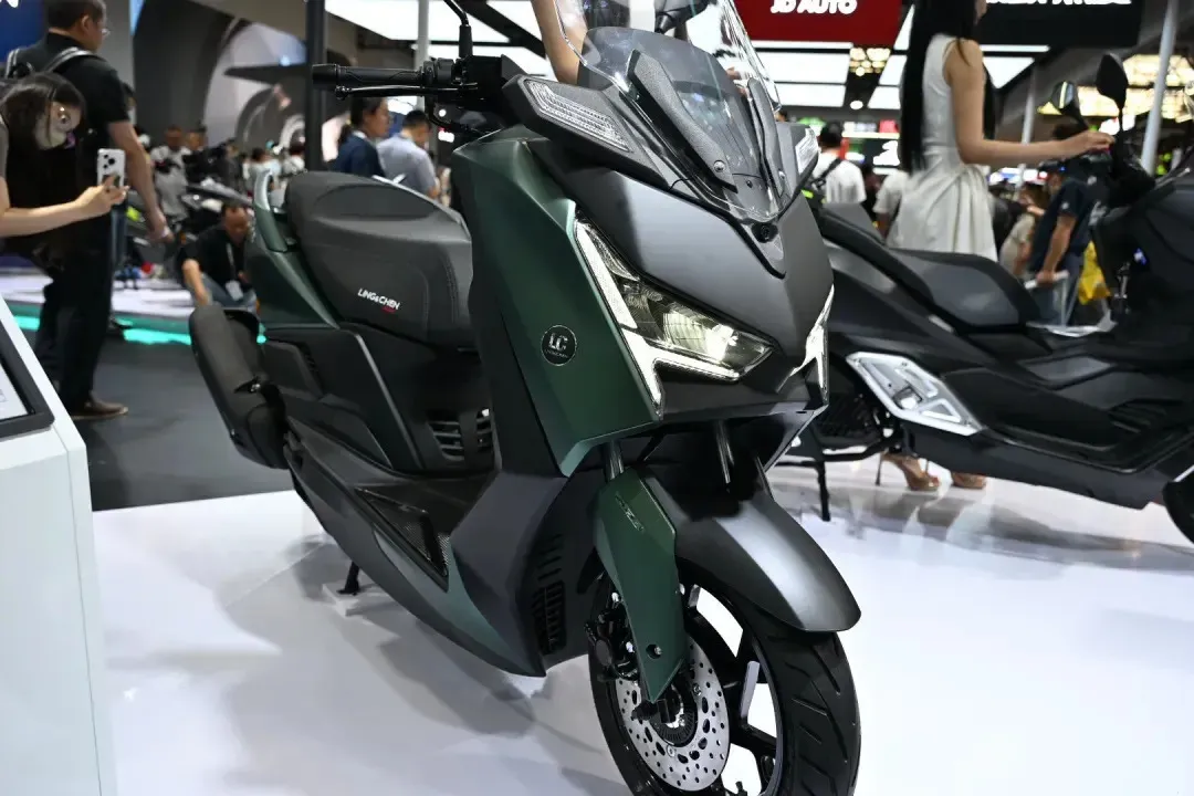 摩博会探馆｜领辰两款150重磅发布，售价低配置高续航高达600KM+6790|小老婆汽機車資訊網