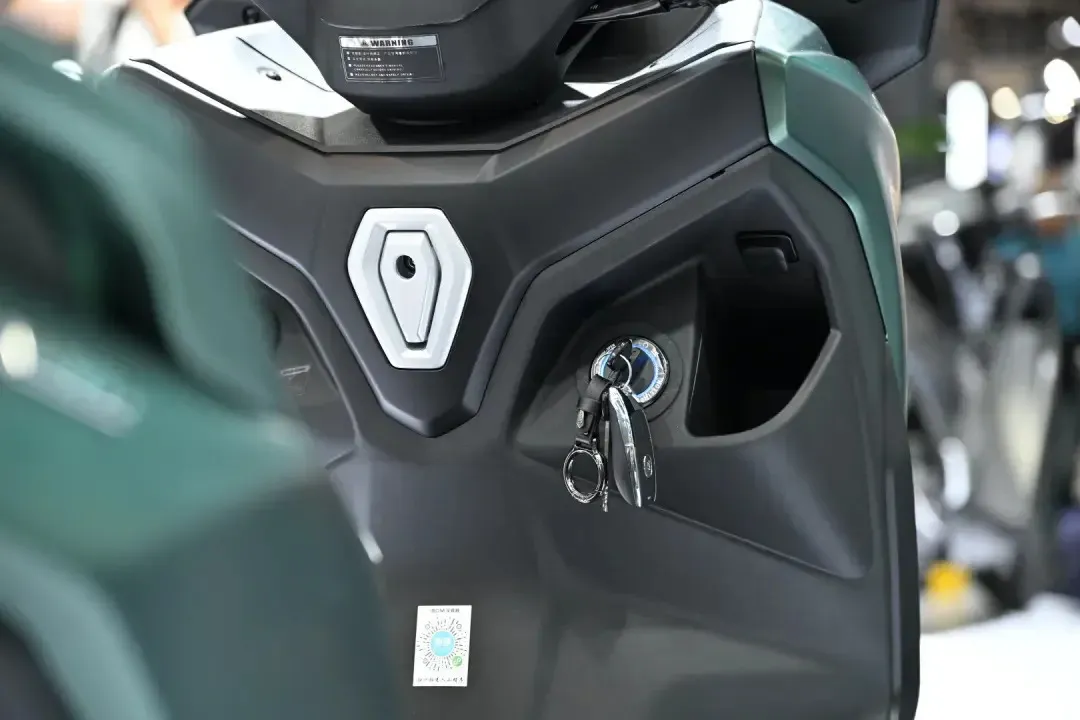 摩博会探馆｜领辰两款150重磅发布，售价低配置高续航高达600KM+5062|小老婆汽機車資訊網