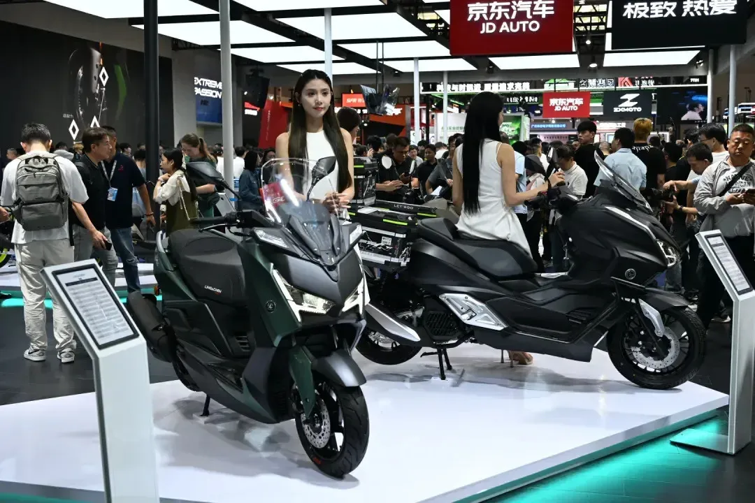 摩博会探馆｜领辰两款150重磅发布，售价低配置高续航高达600KM+1692|小老婆汽機車資訊網