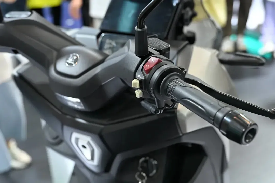 摩博会探馆｜领辰两款150重磅发布，售价低配置高续航高达600KM+4190|小老婆汽機車資訊網