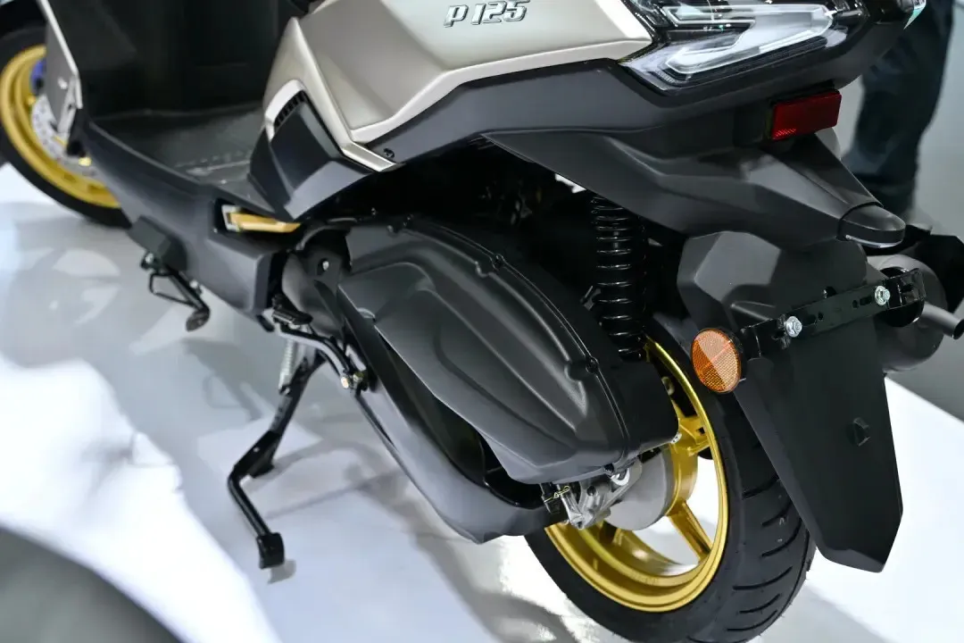 摩博会探馆｜领辰两款150重磅发布，售价低配置高续航高达600KM+1542|小老婆汽機車資訊網