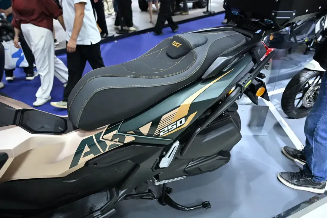 摩博会探馆｜古思特 5 款新车齐上阵，125-400排量随便选8596|小老婆汽機車資訊網