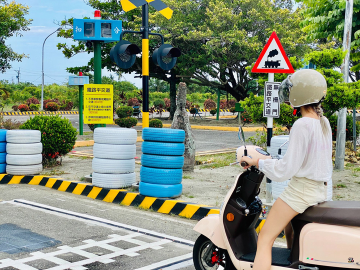 封面"[轉貼]機車新手上駕訓班有獎！買強制險送200元禮券、2027年試辦"