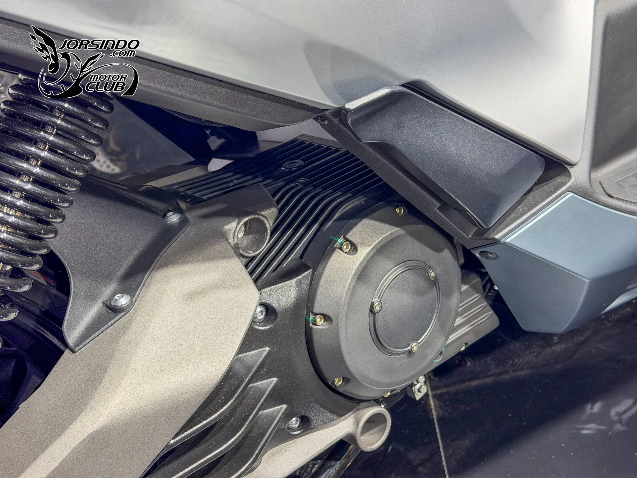 [重慶車展] EZ1 HYPEMAX V3，汽車規格 400V架構的電動機車5240|小老婆汽機車資訊網