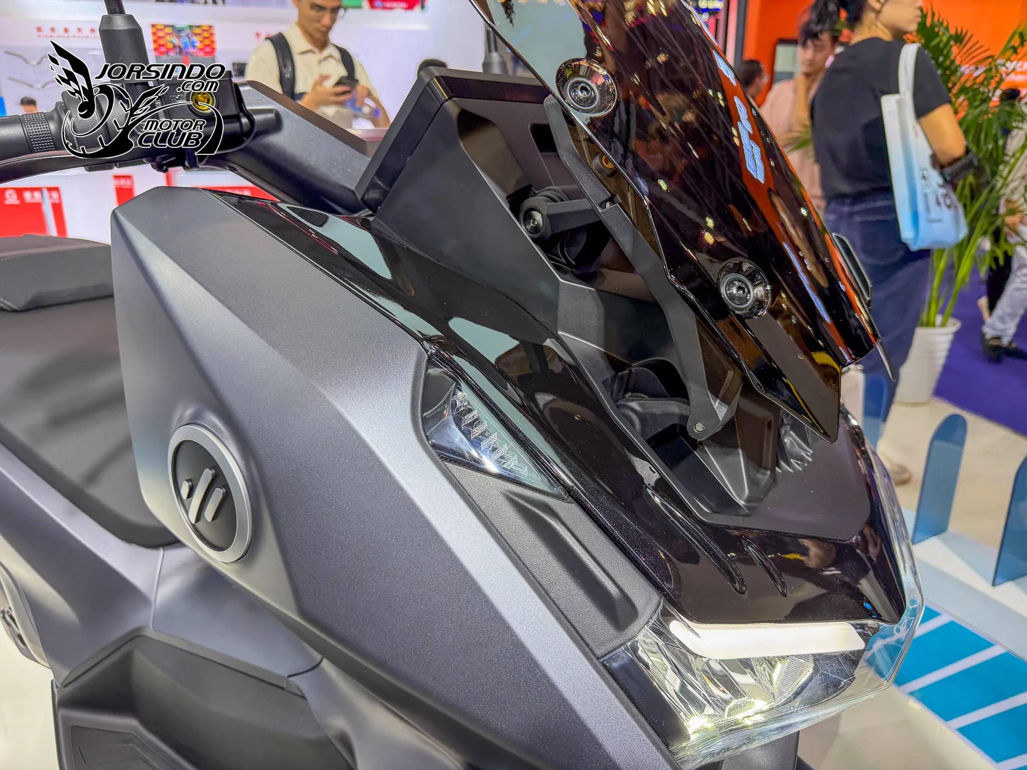 [重慶車展] EZ1 HYPEMAX V3，汽車規格 400V架構的電動機車8968|小老婆汽機車資訊網