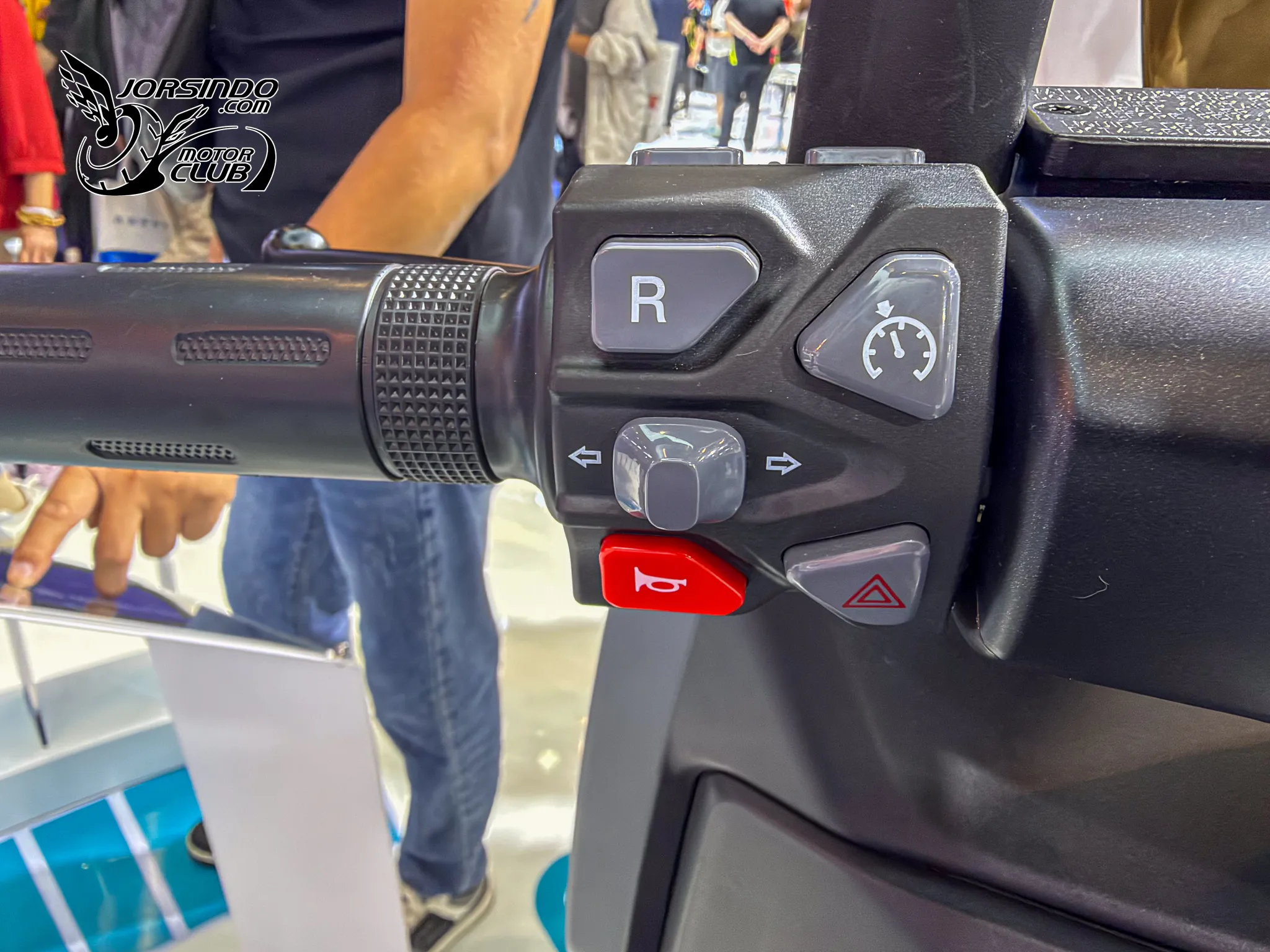 [重慶車展] EZ1 HYPEMAX V3，汽車規格 400V架構的電動機車3616|小老婆汽機車資訊網