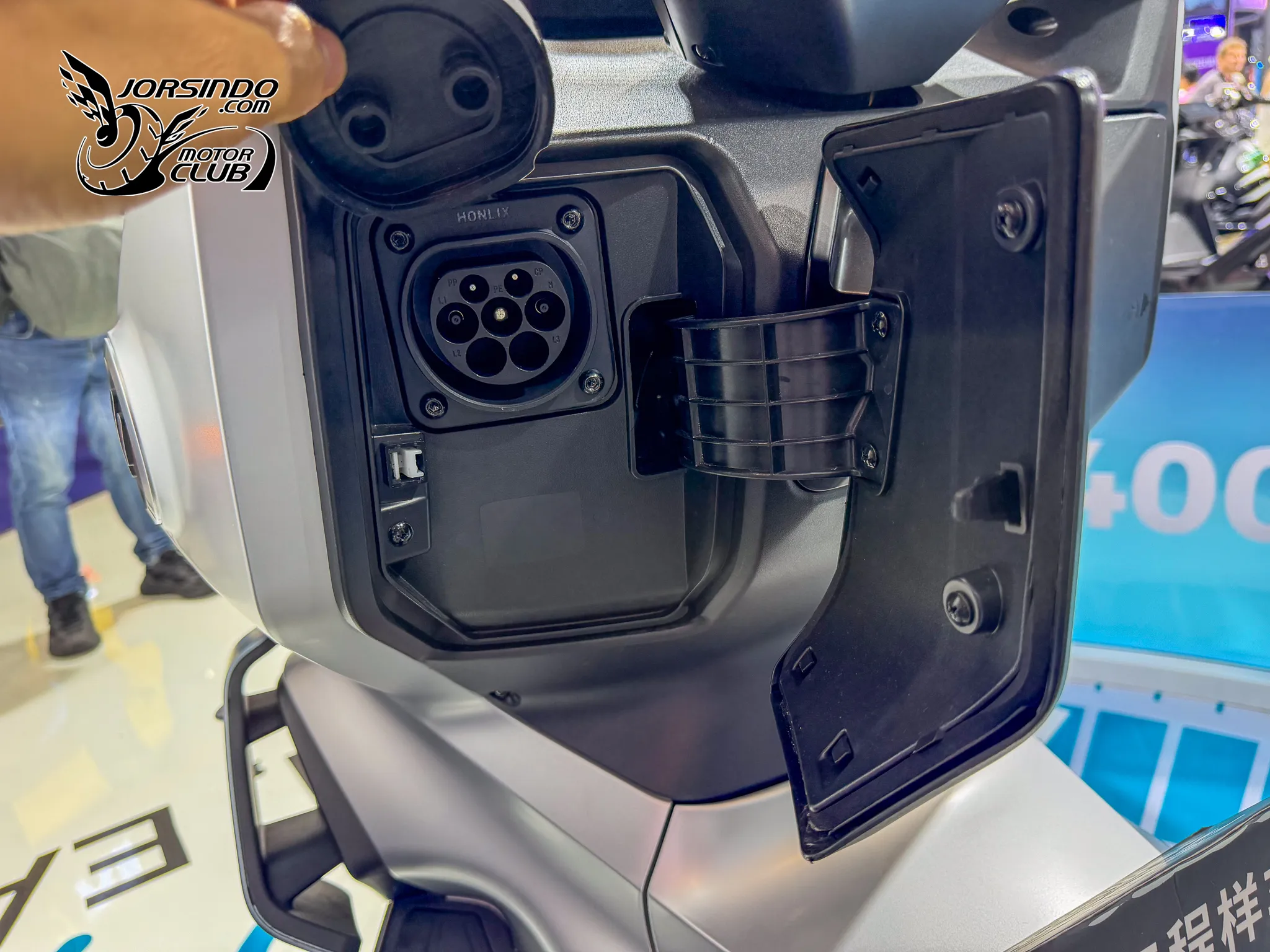 [重慶車展] EZ1 HYPEMAX V3，汽車規格 400V架構的電動機車1805|小老婆汽機車資訊網