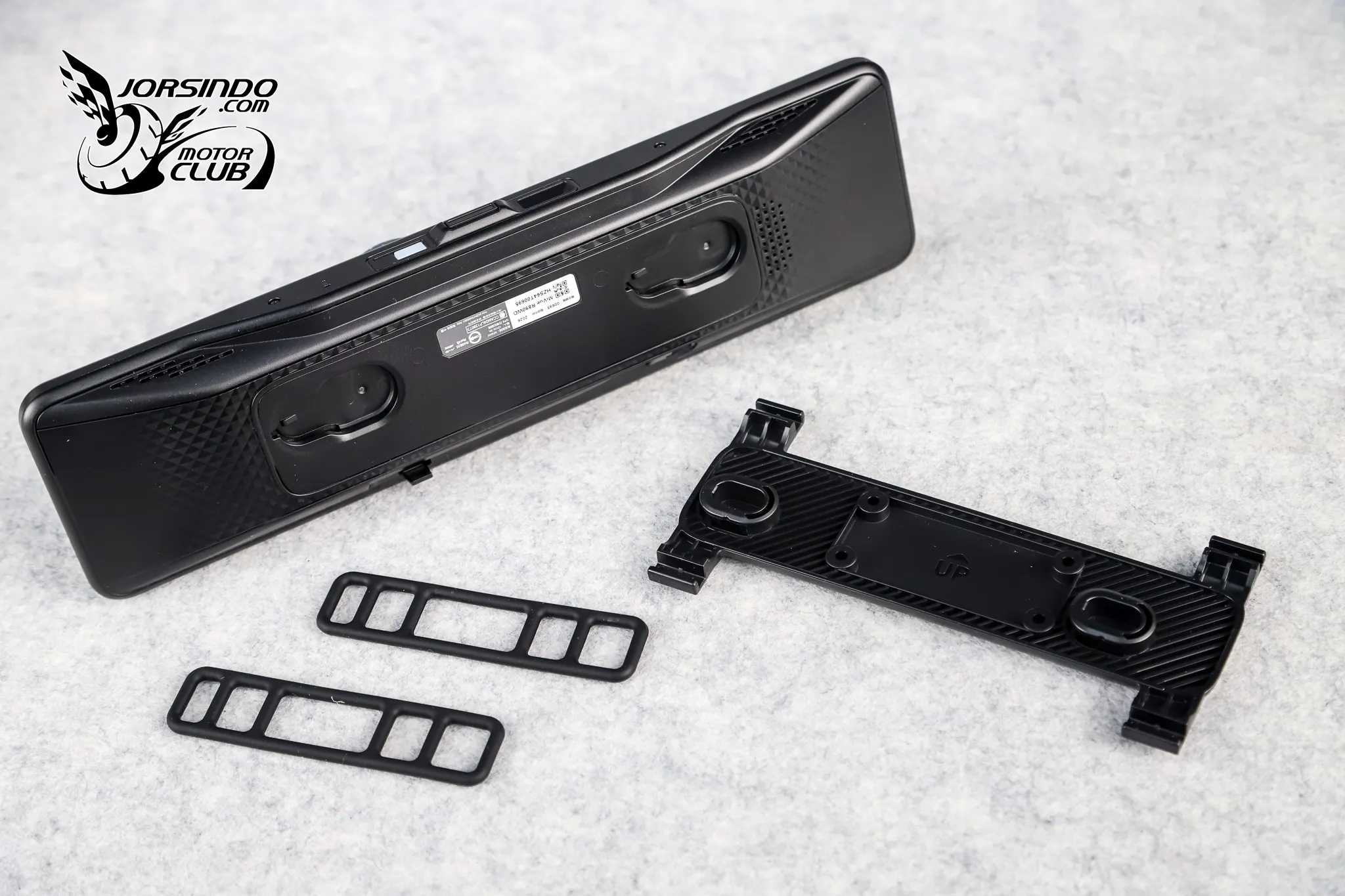 [分享] 電子後視鏡+雙4K鏡頭，Mio R890WD 汽車行車記錄器7077|小老婆汽機車資訊網