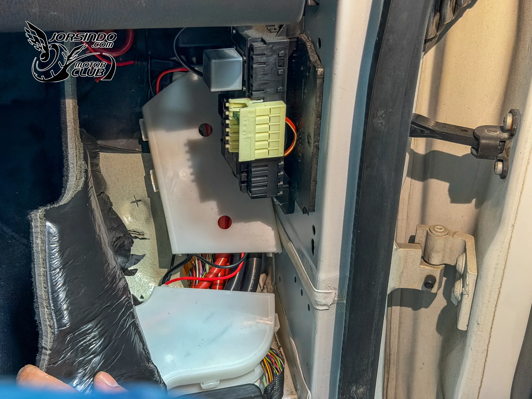 [分享] 電子後視鏡+雙4K鏡頭，Mio R890WD 汽車行車記錄器7097|小老婆汽機車資訊網