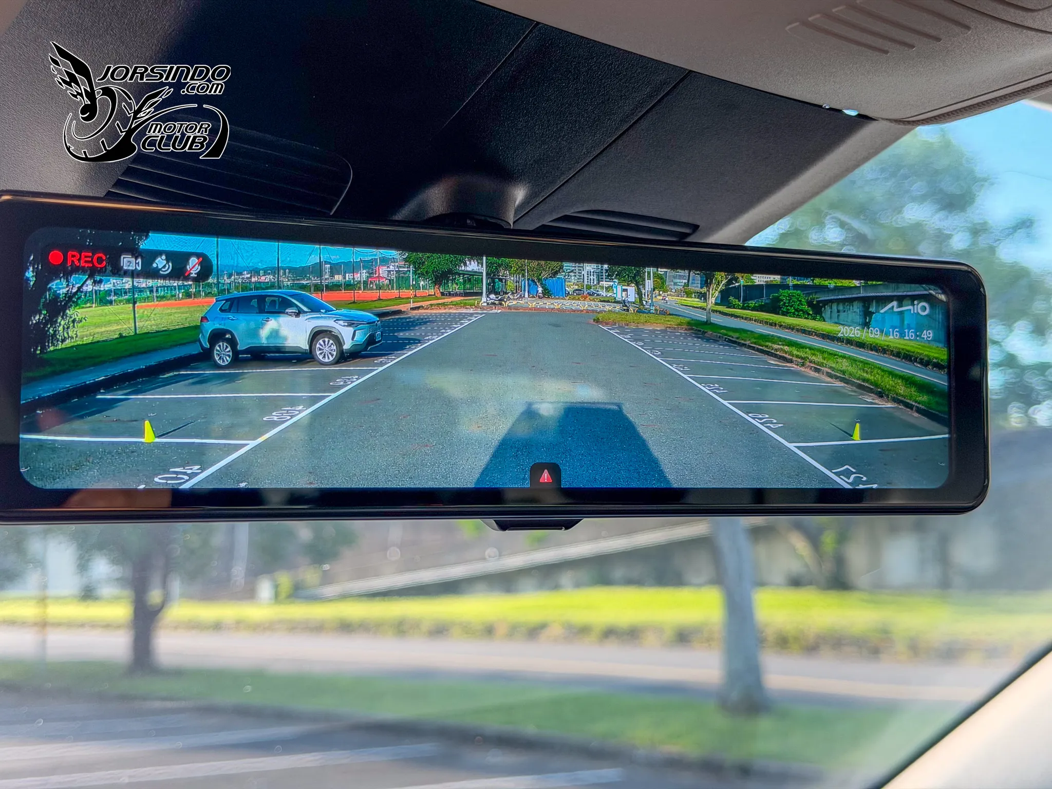 [分享] 電子後視鏡+雙4K鏡頭，Mio R890WD 汽車行車記錄器4689|小老婆汽機車資訊網