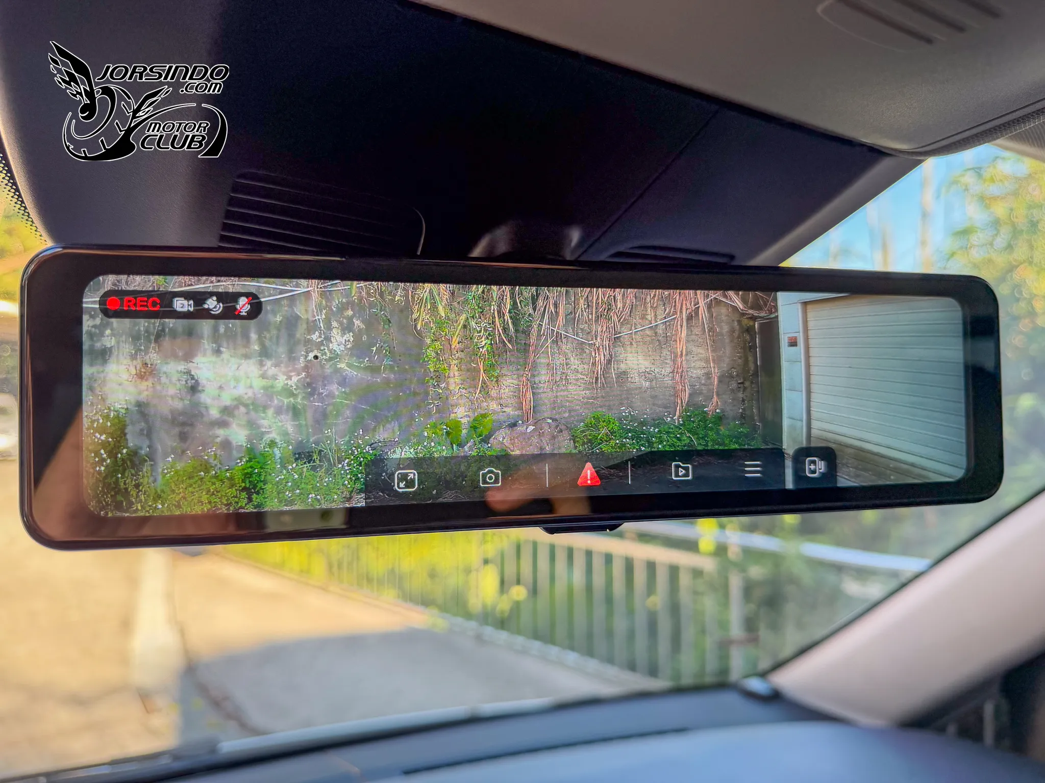 [分享] 電子後視鏡+雙4K鏡頭，Mio R890WD 汽車行車記錄器7138|小老婆汽機車資訊網