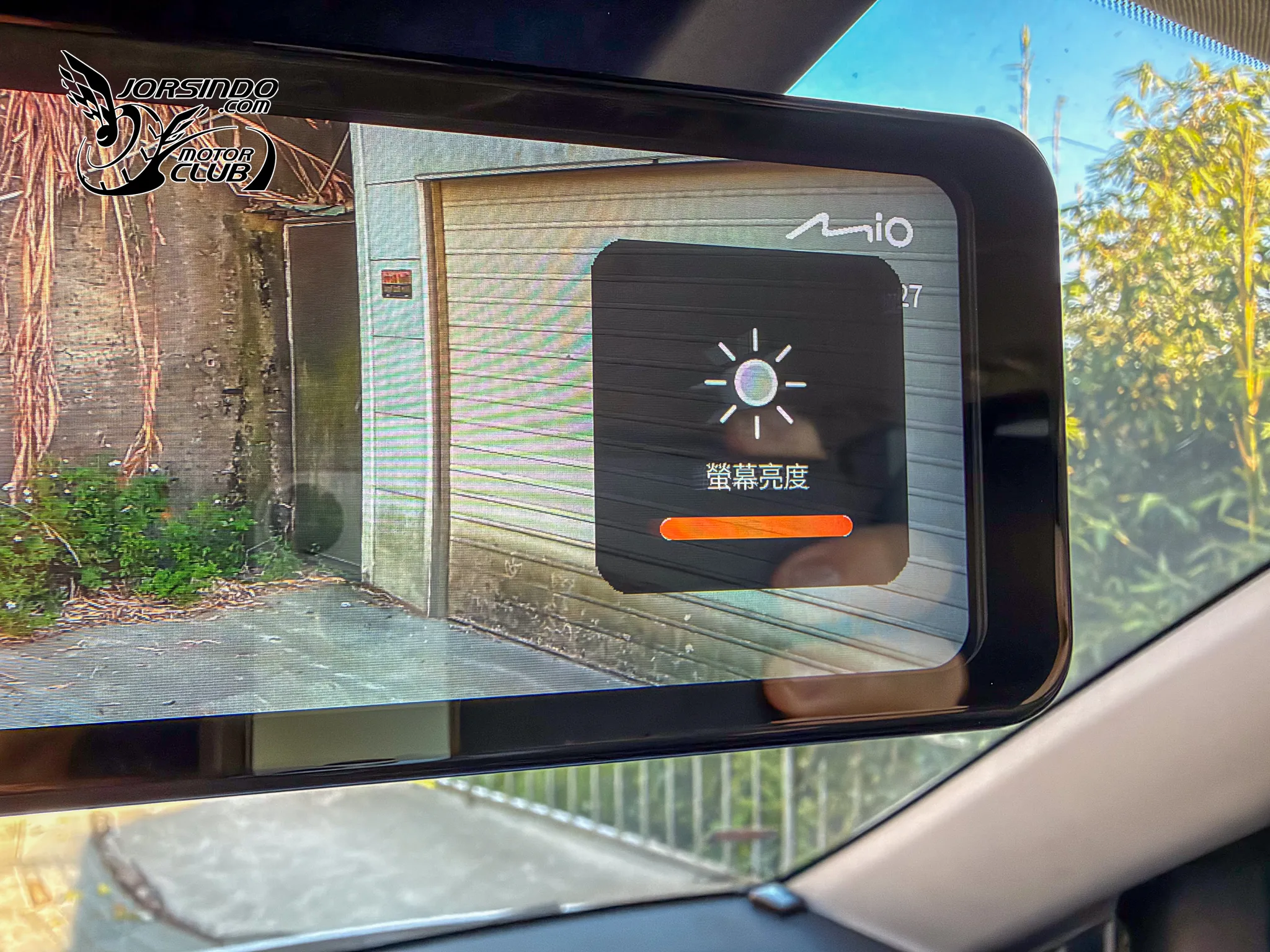 [分享] 電子後視鏡+雙4K鏡頭，Mio R890WD 汽車行車記錄器7488|小老婆汽機車資訊網