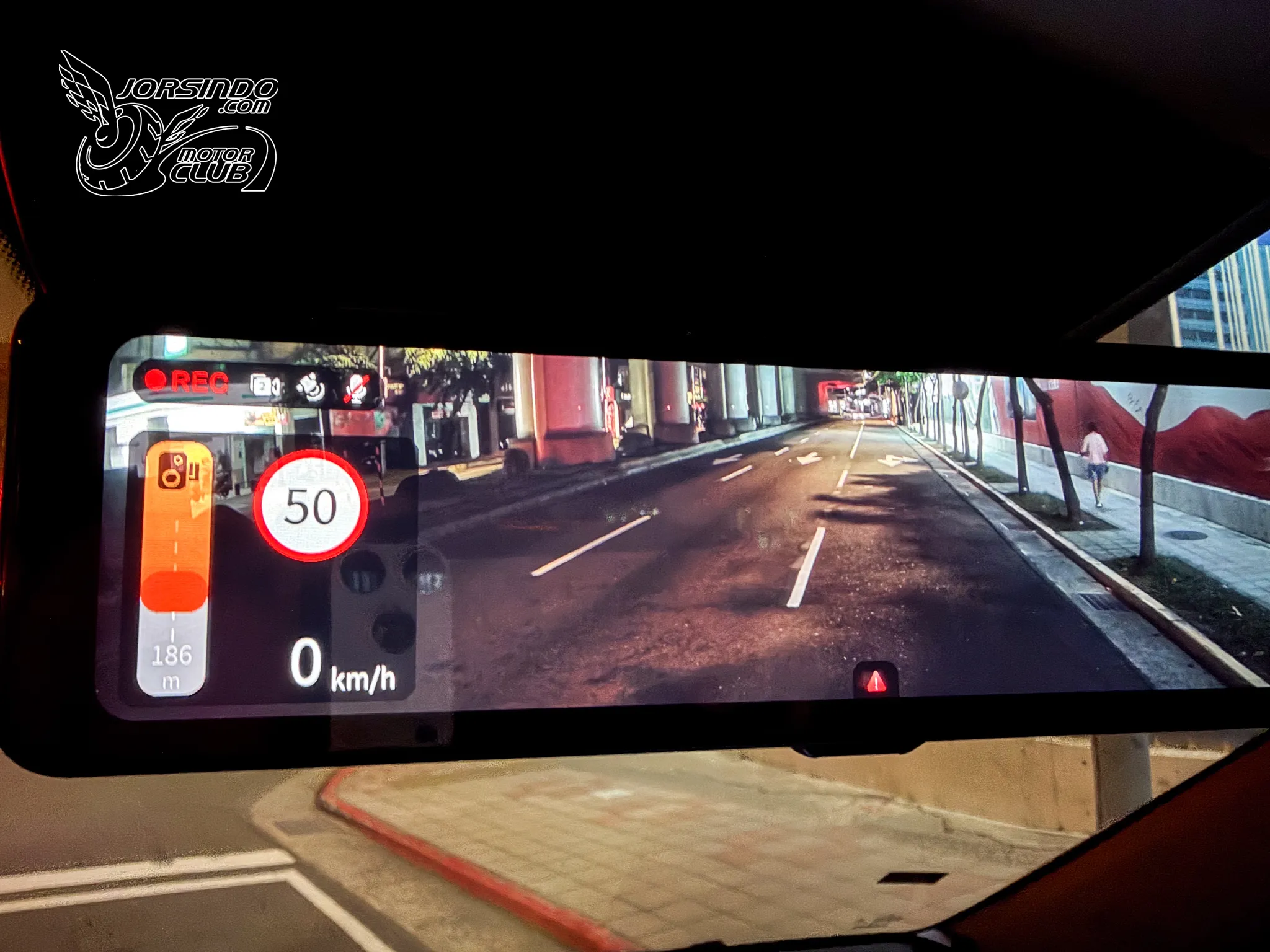 [分享] 電子後視鏡+雙4K鏡頭，Mio R890WD 汽車行車記錄器5829|小老婆汽機車資訊網