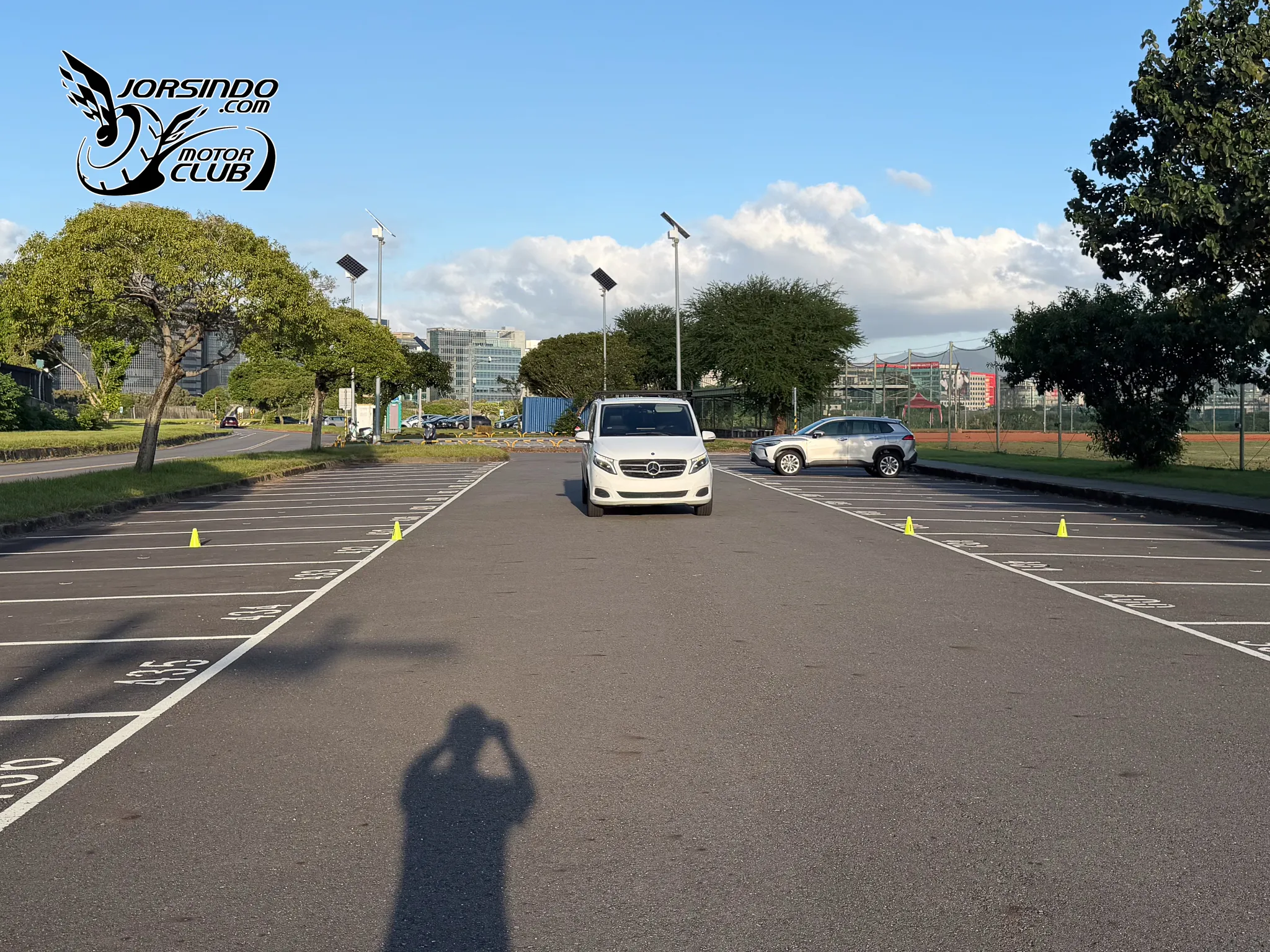 [分享] 電子後視鏡+雙4K鏡頭，Mio R890WD 汽車行車記錄器6960|小老婆汽機車資訊網