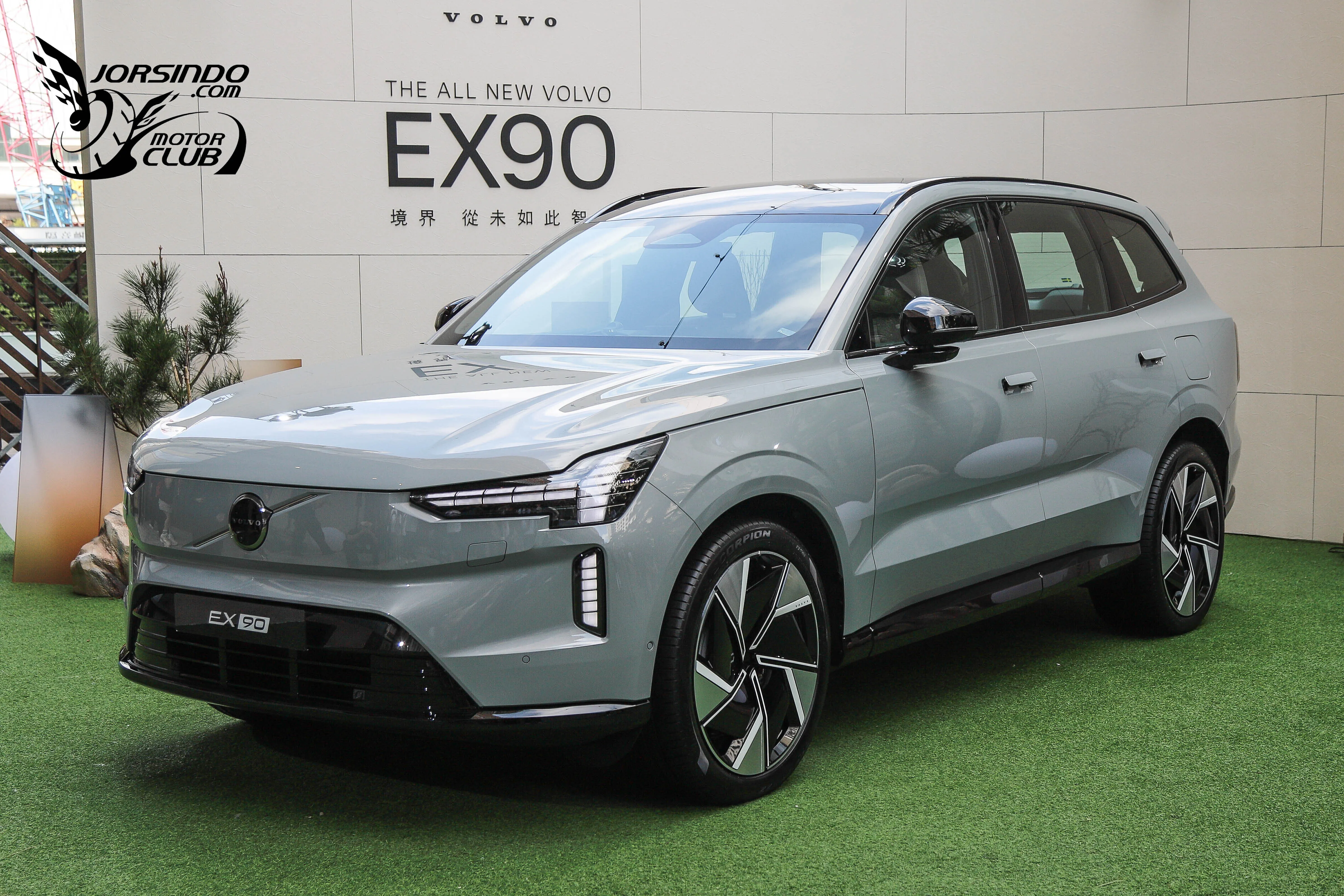 三車型，295萬元起！Volvo純電休旅旗艦EX90抵台上市