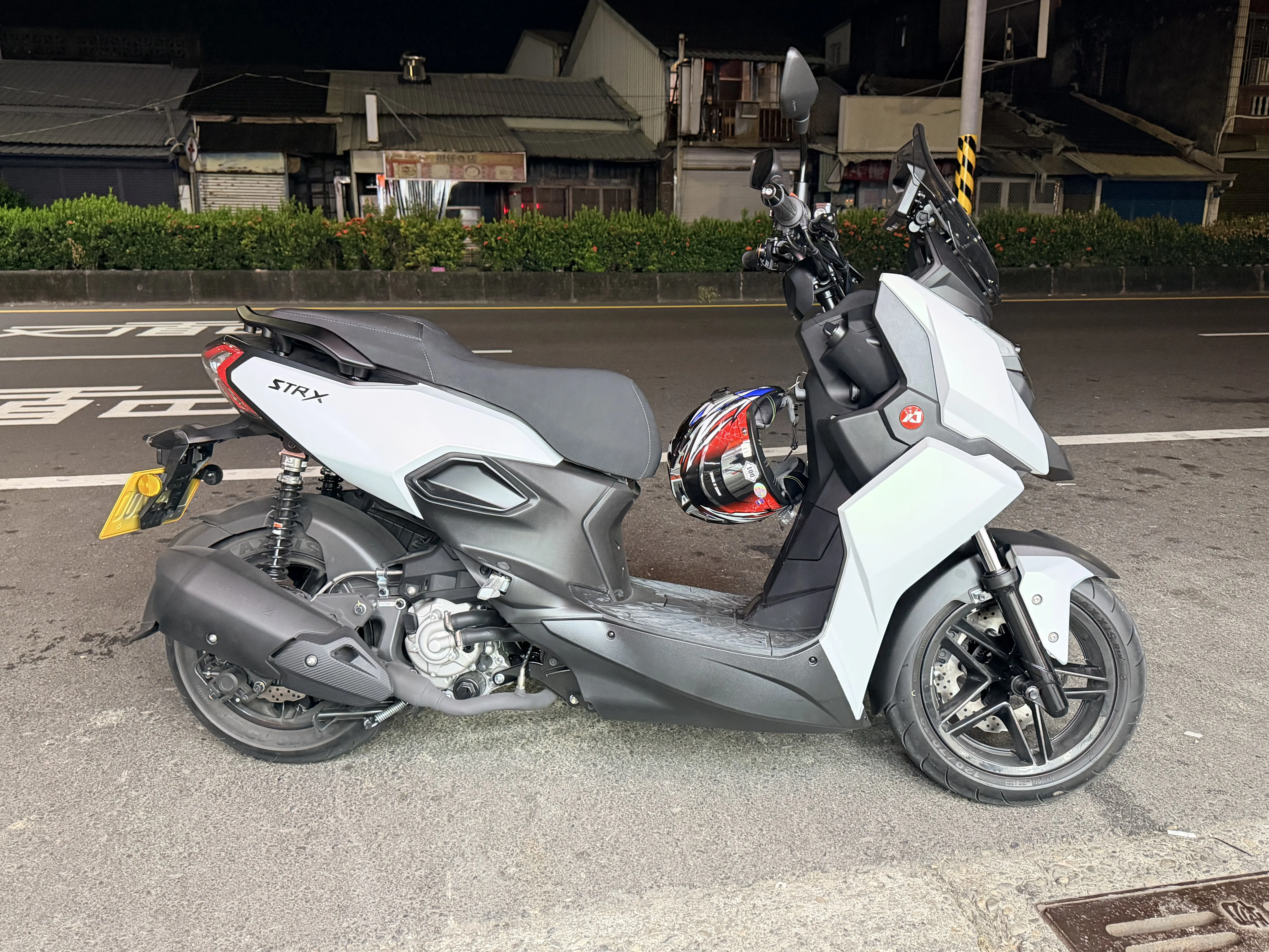 STR X 開箱兼一日半島訓車遊7998|小老婆汽機車資訊網